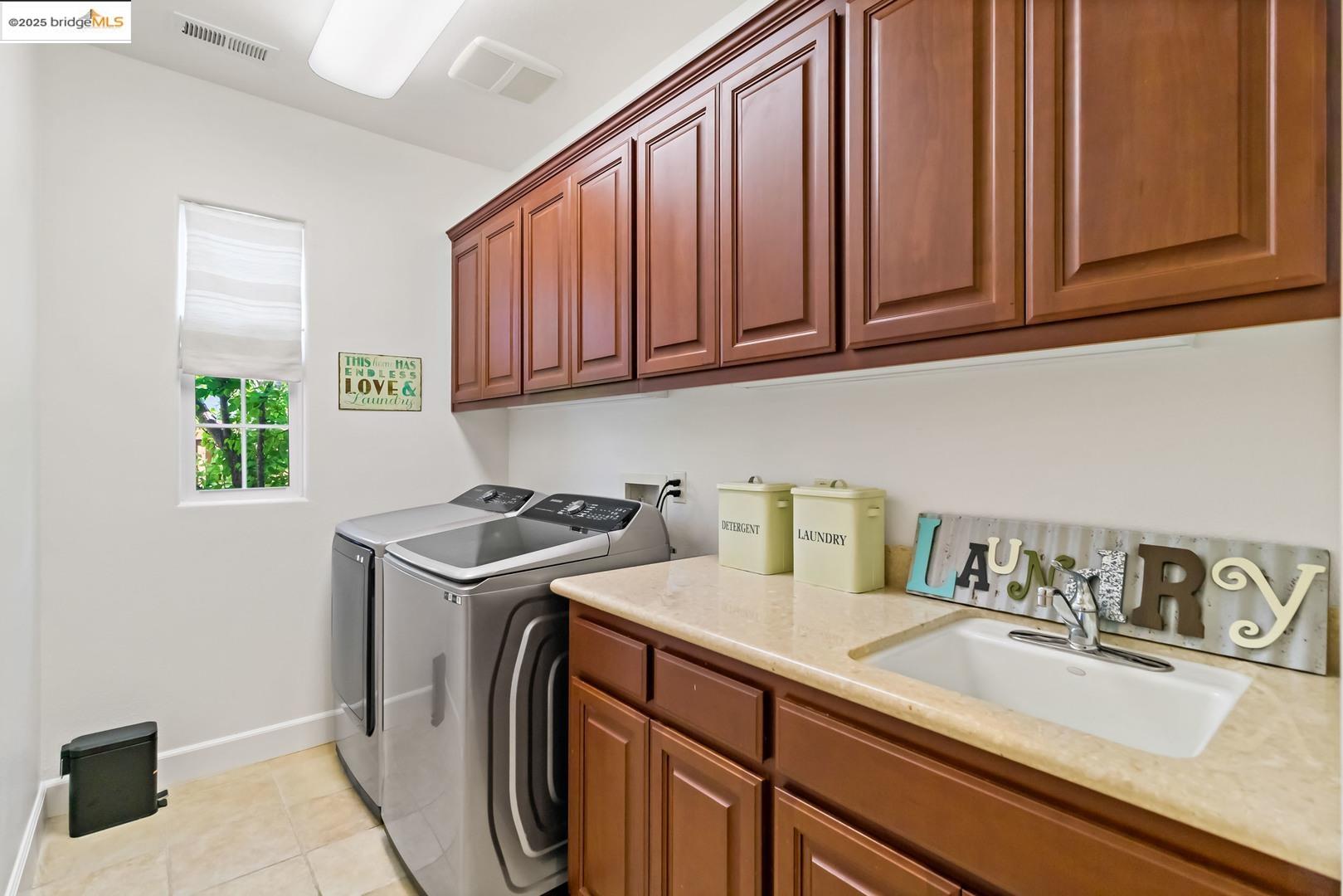Detail Gallery Image 44 of 57 For 1930 Killarney Ct, Gilroy,  CA 95020 - 4 Beds | 3/1 Baths