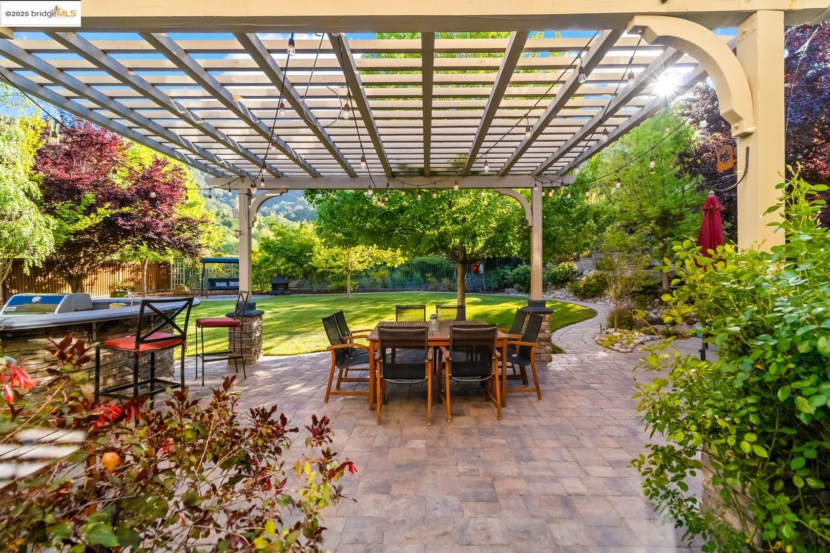 Detail Gallery Image 6 of 57 For 1930 Killarney Ct, Gilroy,  CA 95020 - 4 Beds | 3/1 Baths