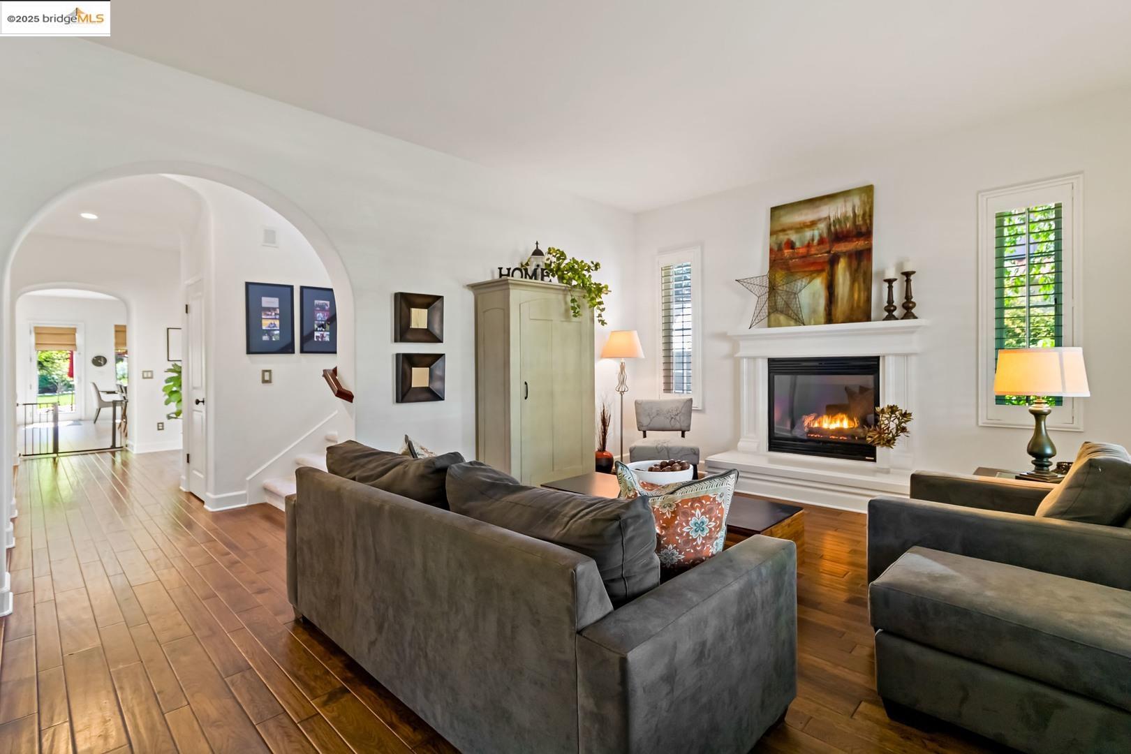 Detail Gallery Image 8 of 57 For 1930 Killarney Ct, Gilroy,  CA 95020 - 4 Beds | 3/1 Baths