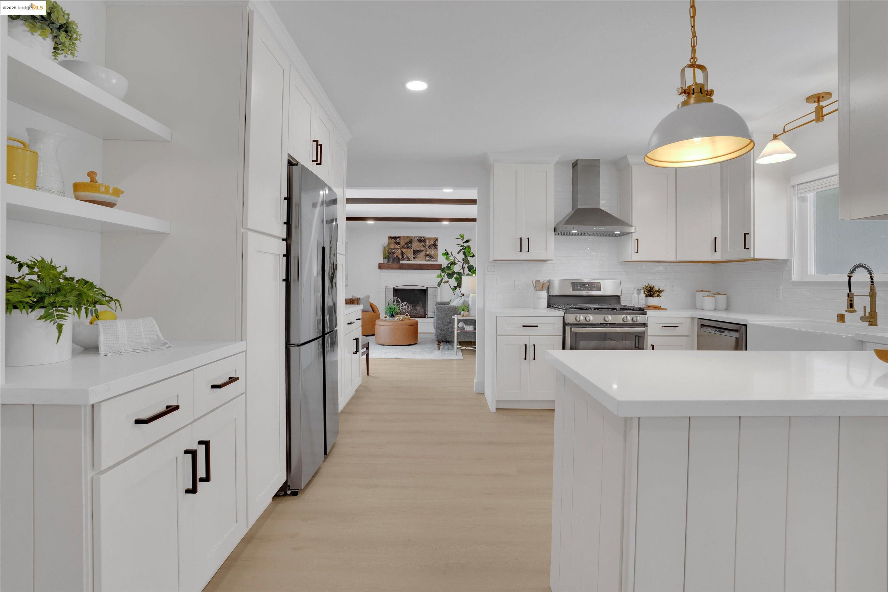 Detail Gallery Image 14 of 43 For 946 Notre Dame Ave, Concord,  CA 94518 - 3 Beds | 2 Baths