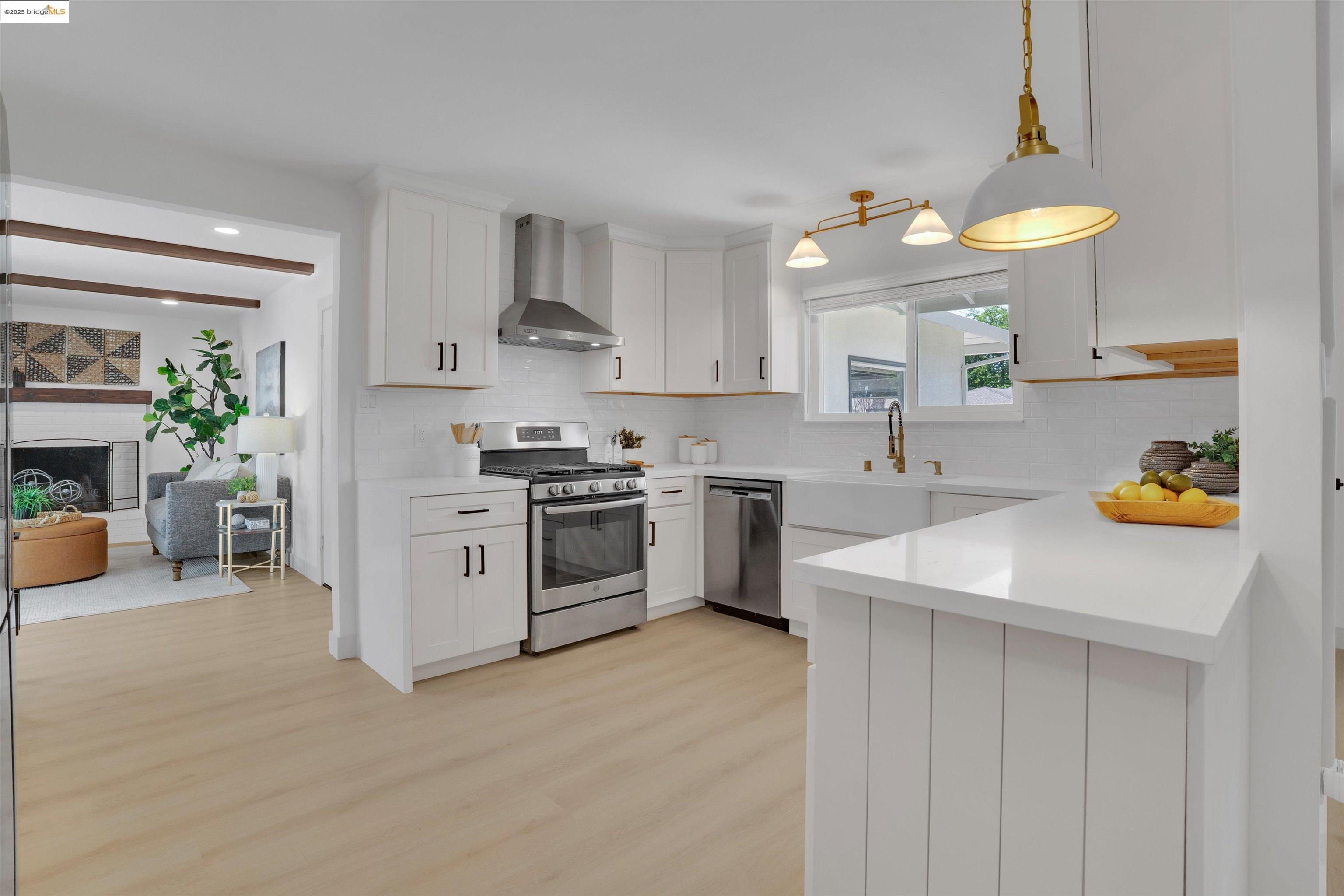 Detail Gallery Image 20 of 43 For 946 Notre Dame Ave, Concord,  CA 94518 - 3 Beds | 2 Baths