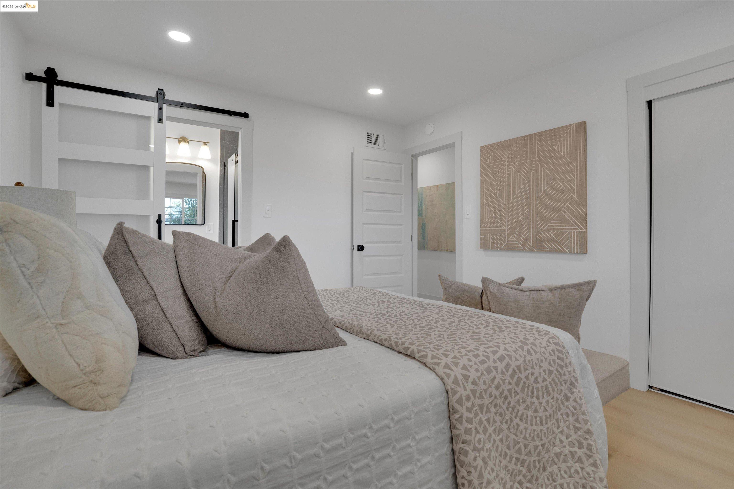 Detail Gallery Image 29 of 43 For 946 Notre Dame Ave, Concord,  CA 94518 - 3 Beds | 2 Baths