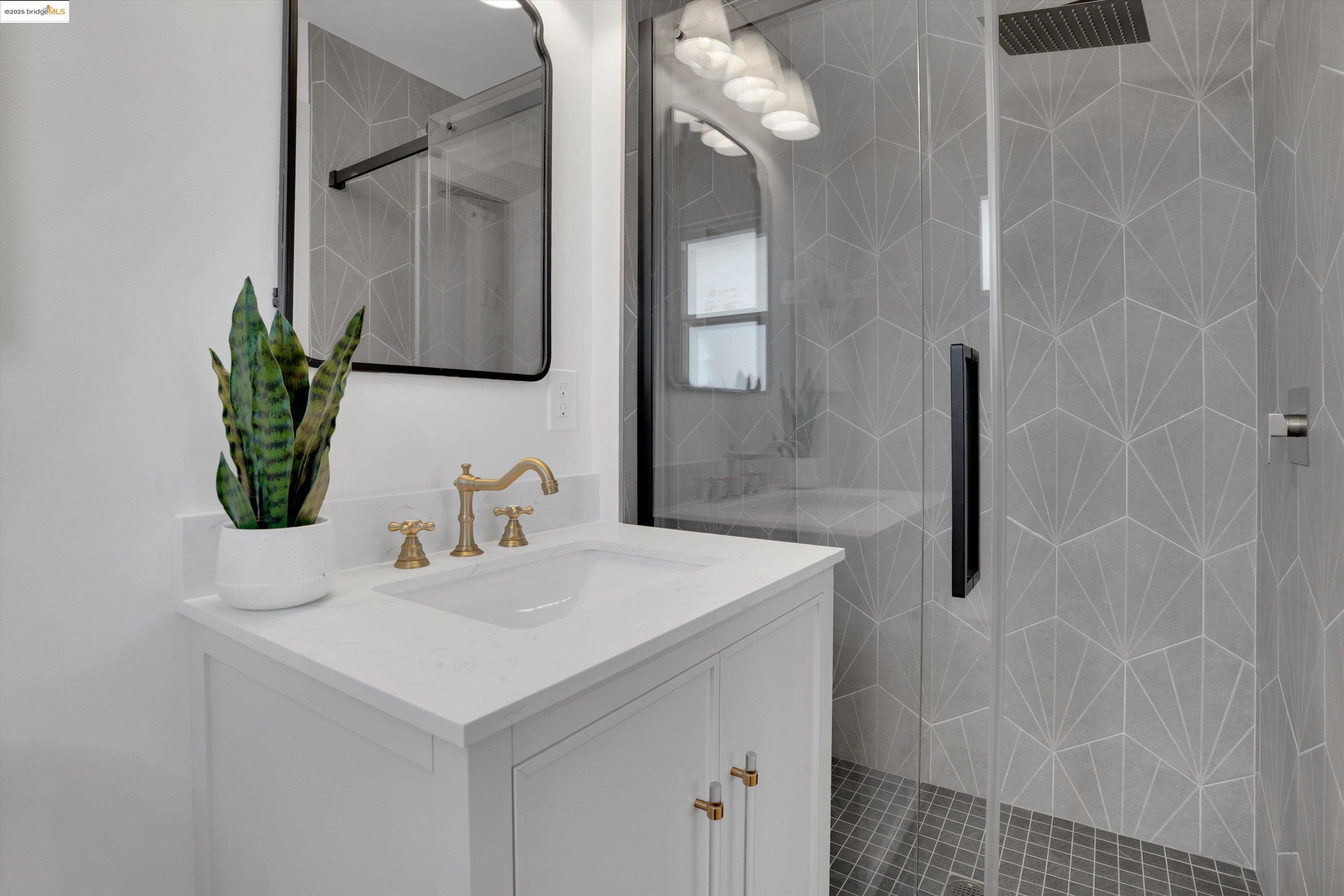 Detail Gallery Image 31 of 43 For 946 Notre Dame Ave, Concord,  CA 94518 - 3 Beds | 2 Baths