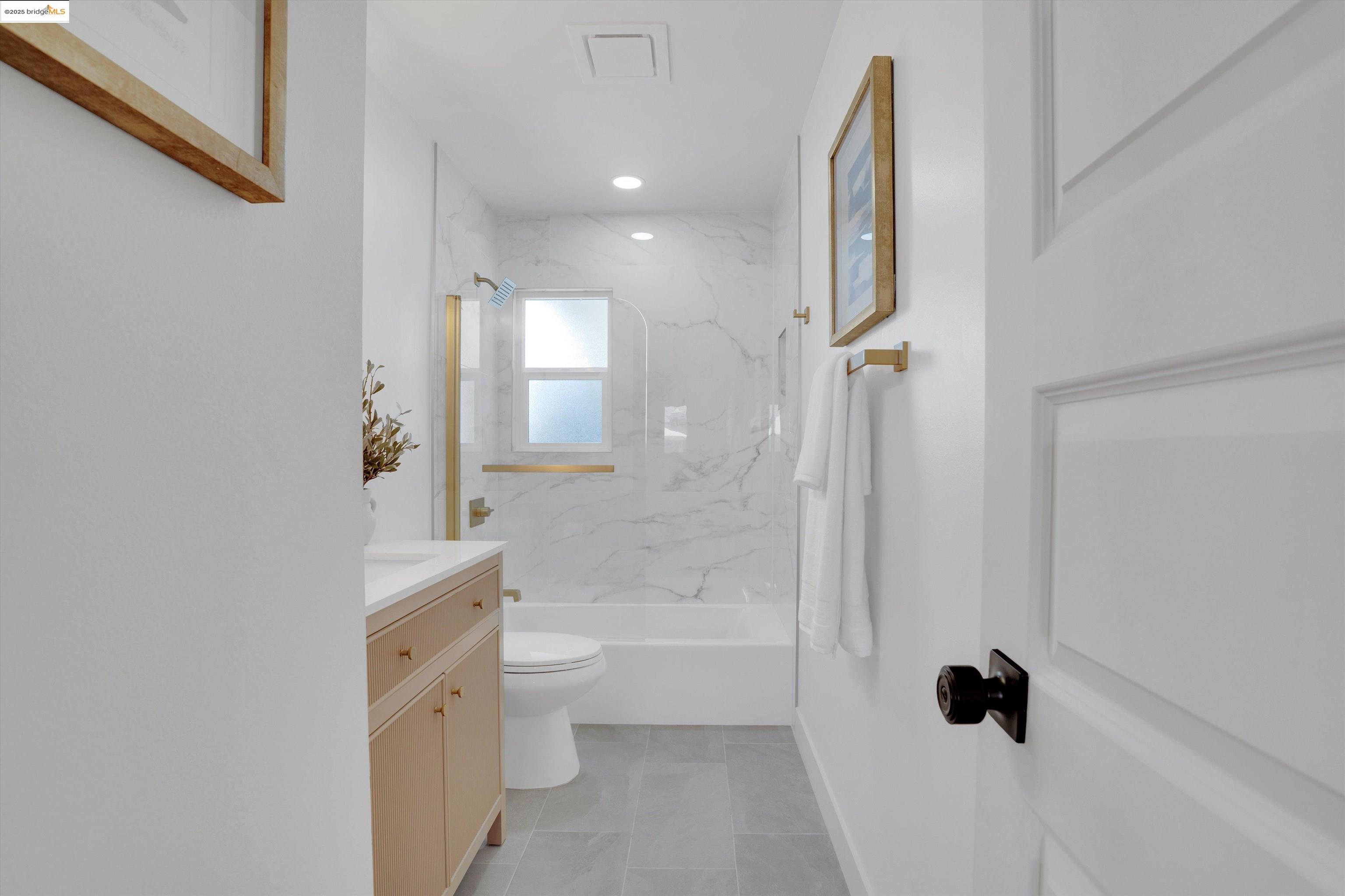 Detail Gallery Image 33 of 43 For 946 Notre Dame Ave, Concord,  CA 94518 - 3 Beds | 2 Baths
