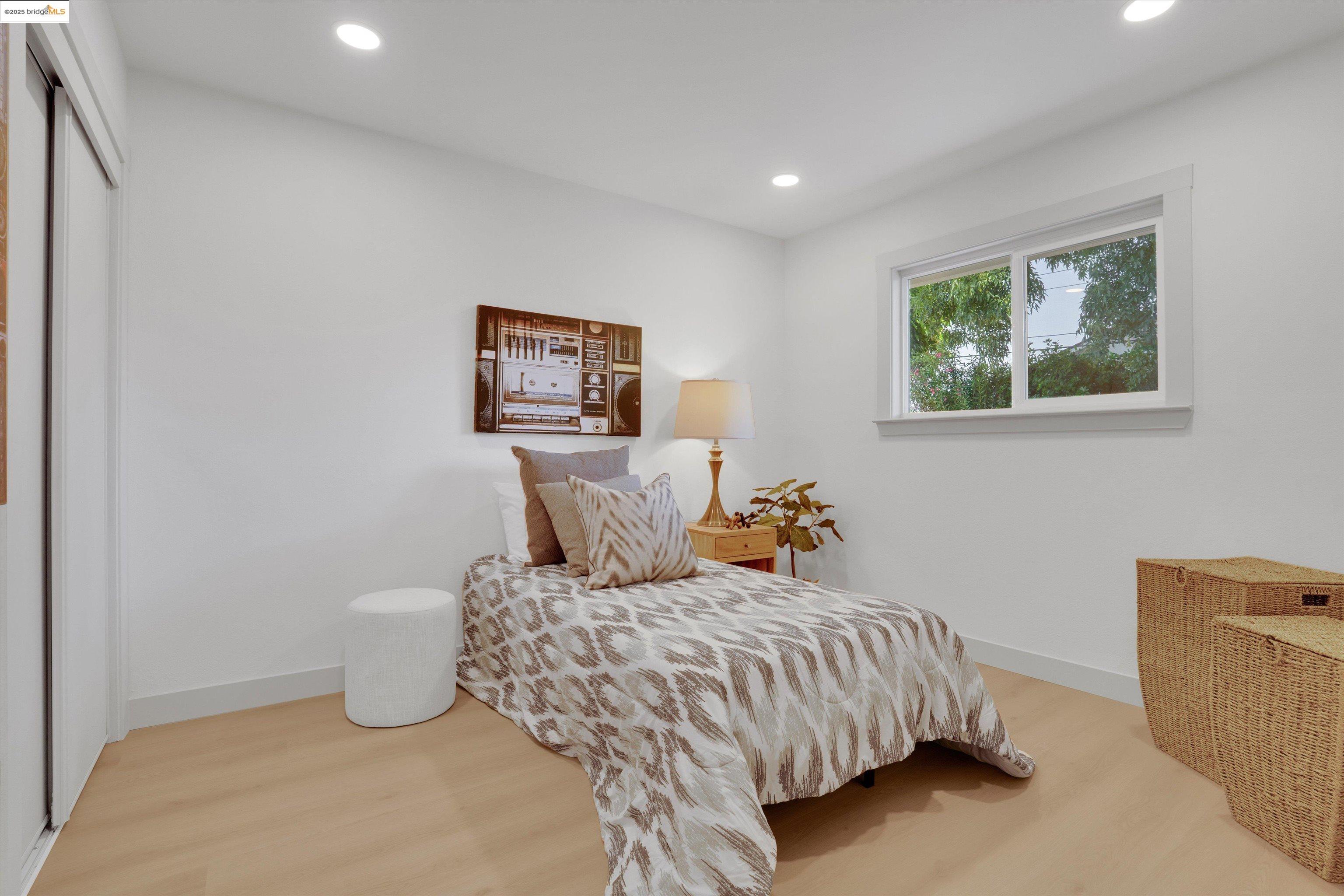 Detail Gallery Image 35 of 43 For 946 Notre Dame Ave, Concord,  CA 94518 - 3 Beds | 2 Baths