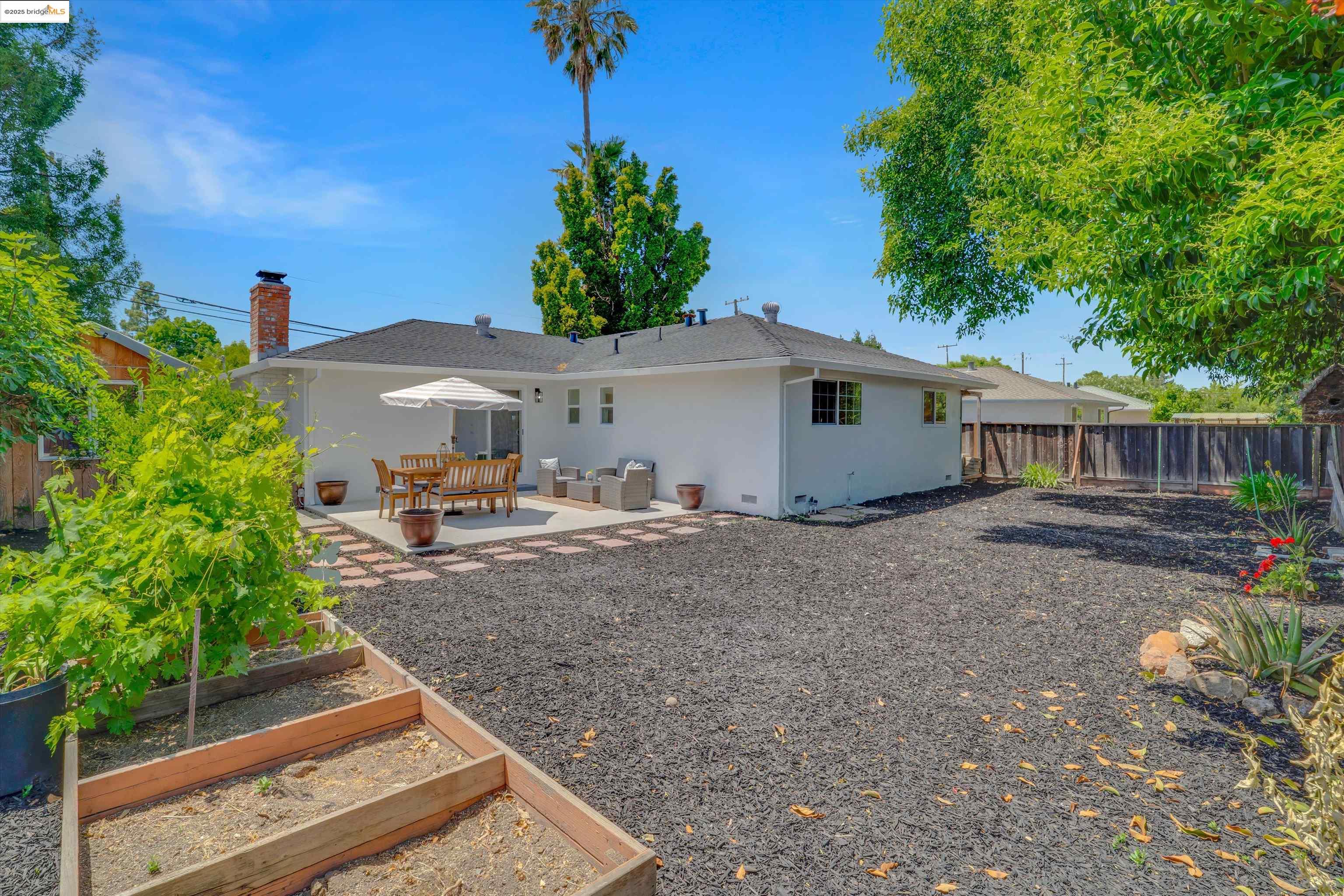 Detail Gallery Image 38 of 43 For 946 Notre Dame Ave, Concord,  CA 94518 - 3 Beds | 2 Baths