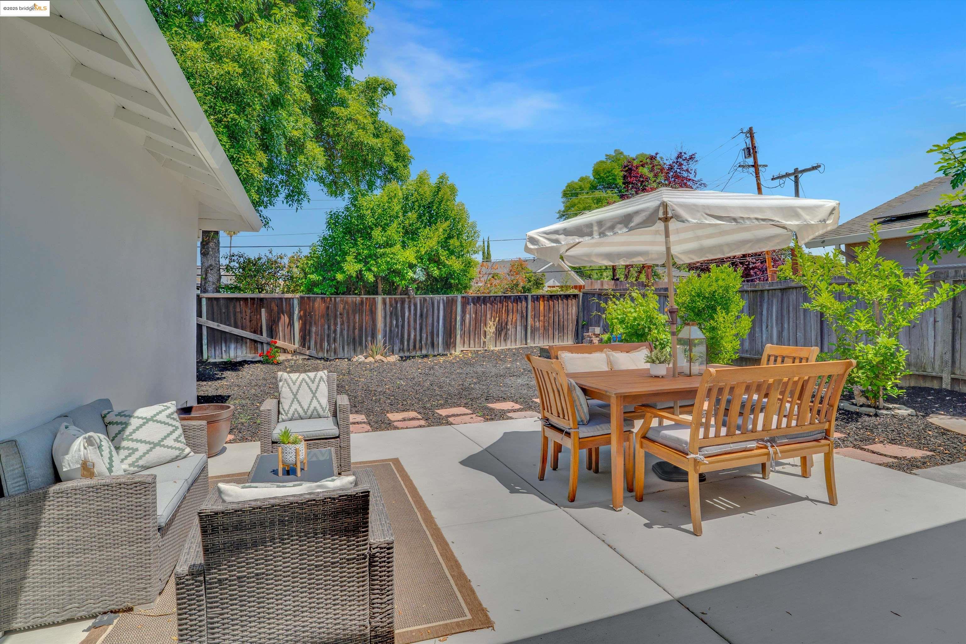 Detail Gallery Image 39 of 43 For 946 Notre Dame Ave, Concord,  CA 94518 - 3 Beds | 2 Baths
