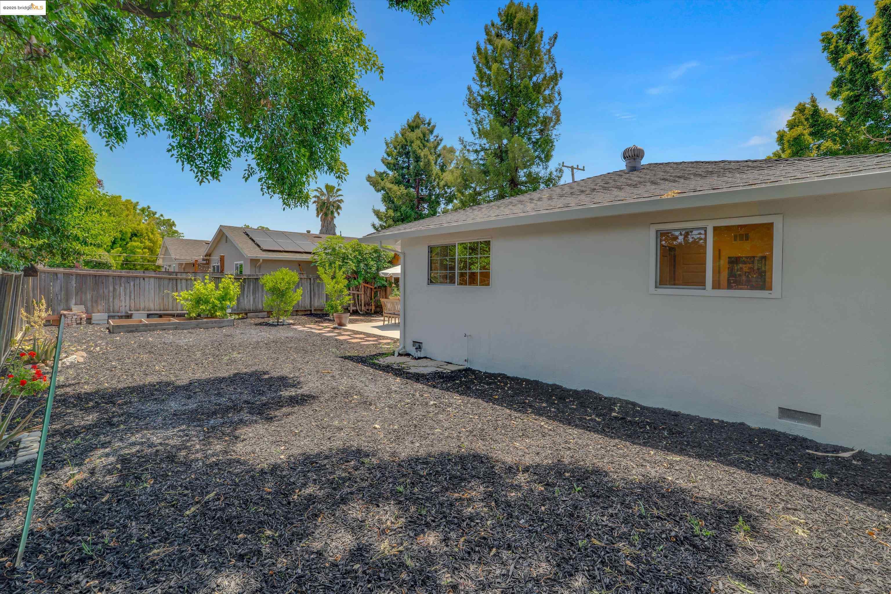 Detail Gallery Image 43 of 43 For 946 Notre Dame Ave, Concord,  CA 94518 - 3 Beds | 2 Baths