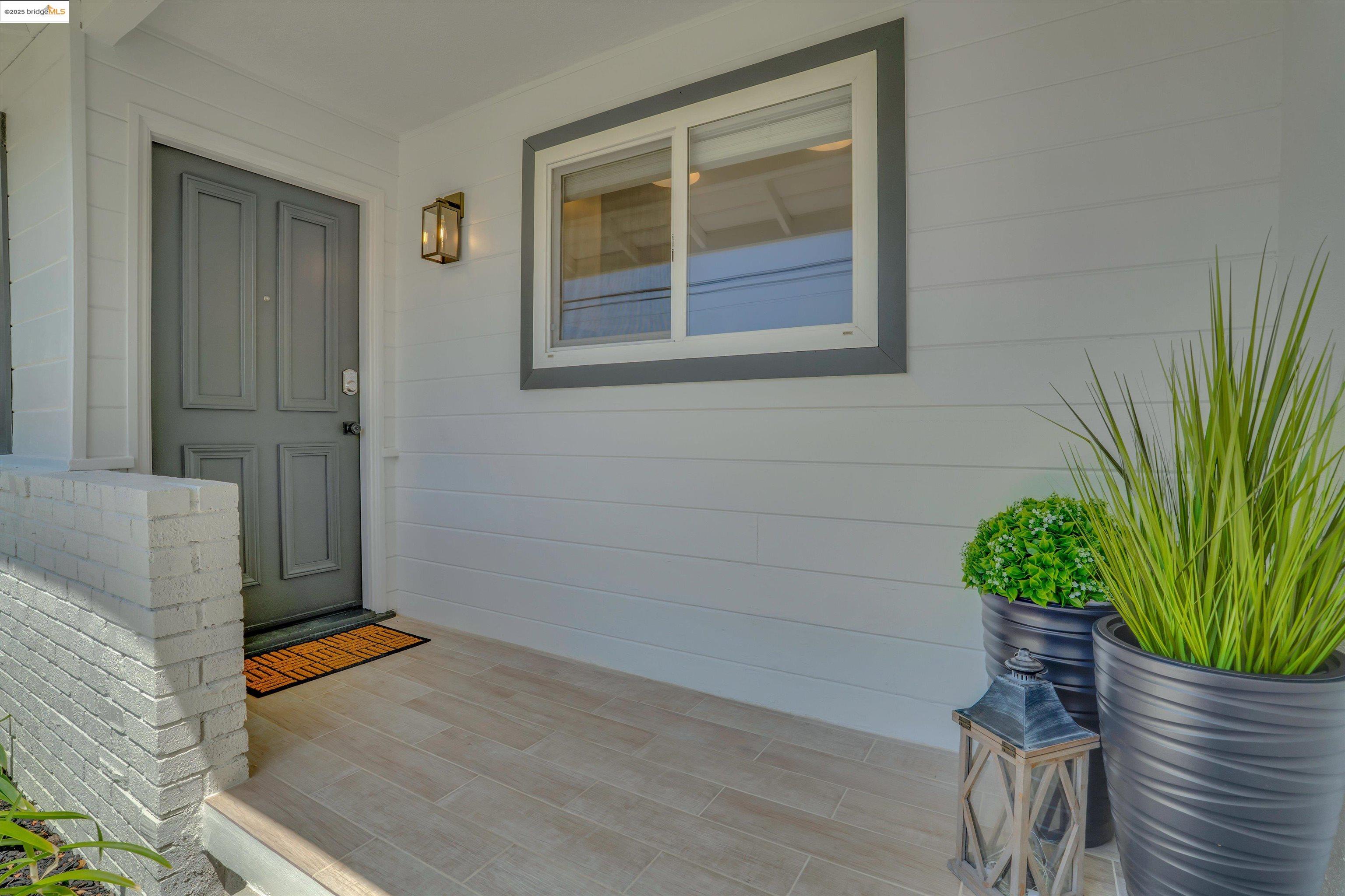 Detail Gallery Image 6 of 43 For 946 Notre Dame Ave, Concord,  CA 94518 - 3 Beds | 2 Baths