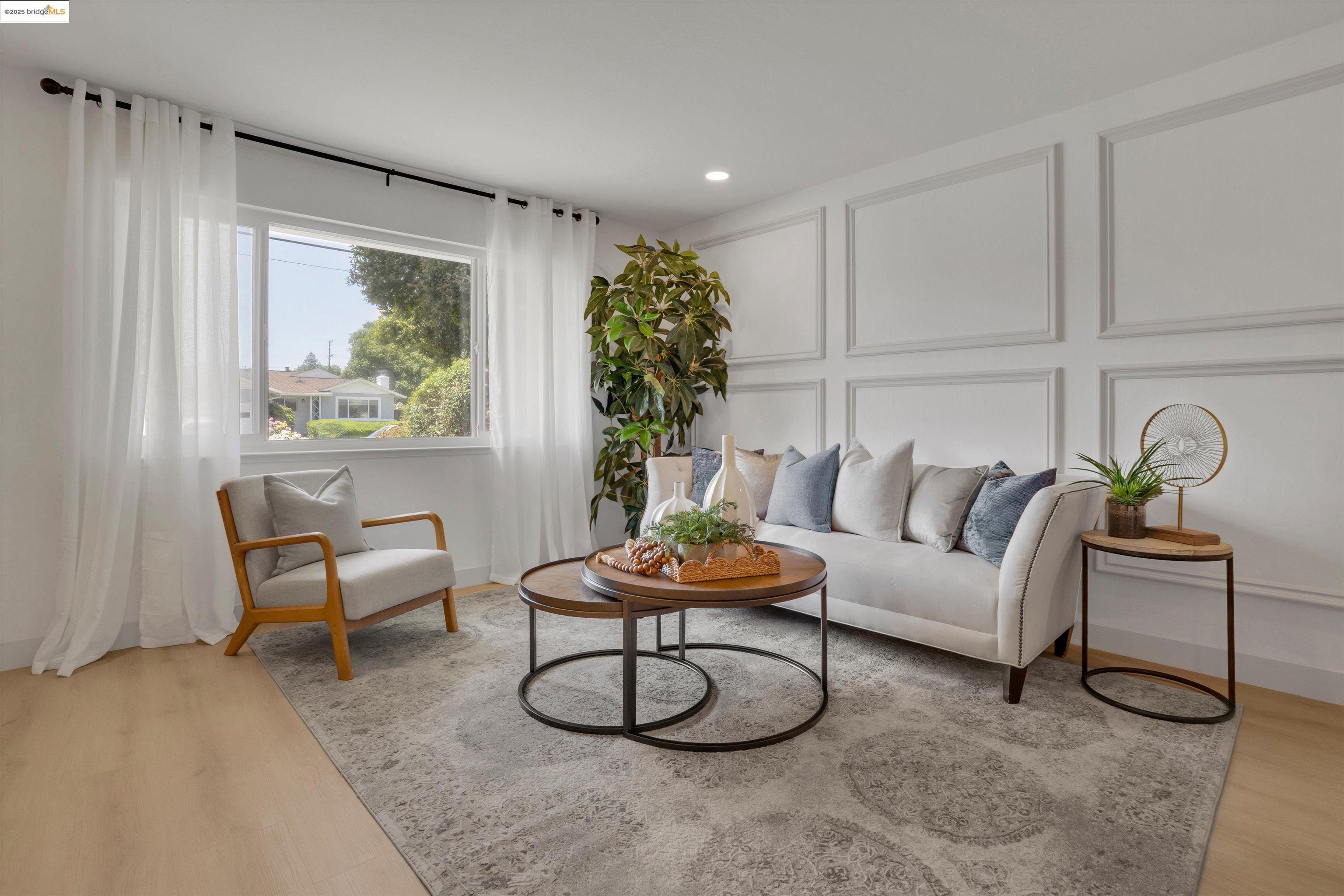 Detail Gallery Image 8 of 43 For 946 Notre Dame Ave, Concord,  CA 94518 - 3 Beds | 2 Baths
