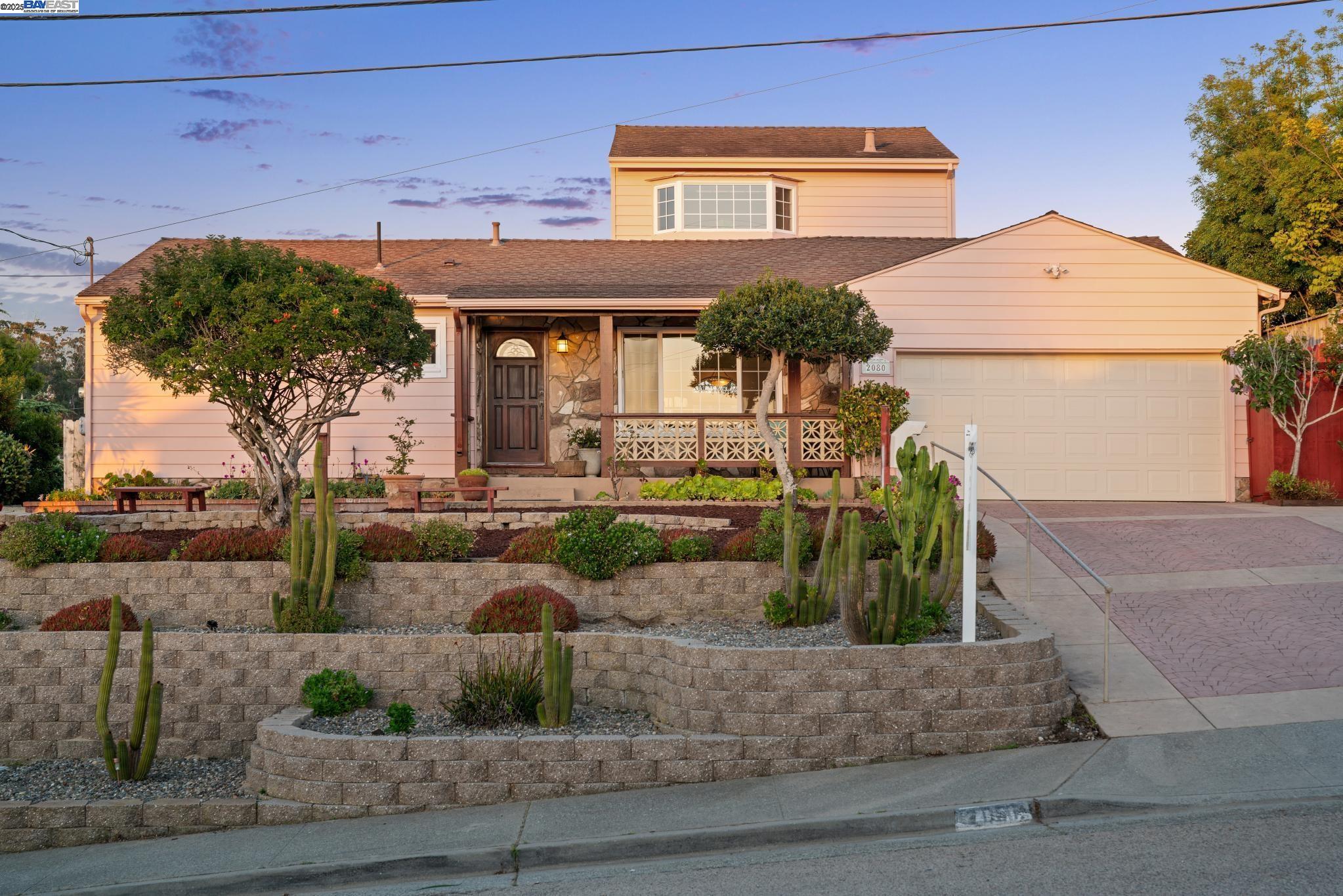 Detail Gallery Image 1 of 59 For 2080 Mendocino St, Seaside,  CA 93955 - 5 Beds | 2 Baths