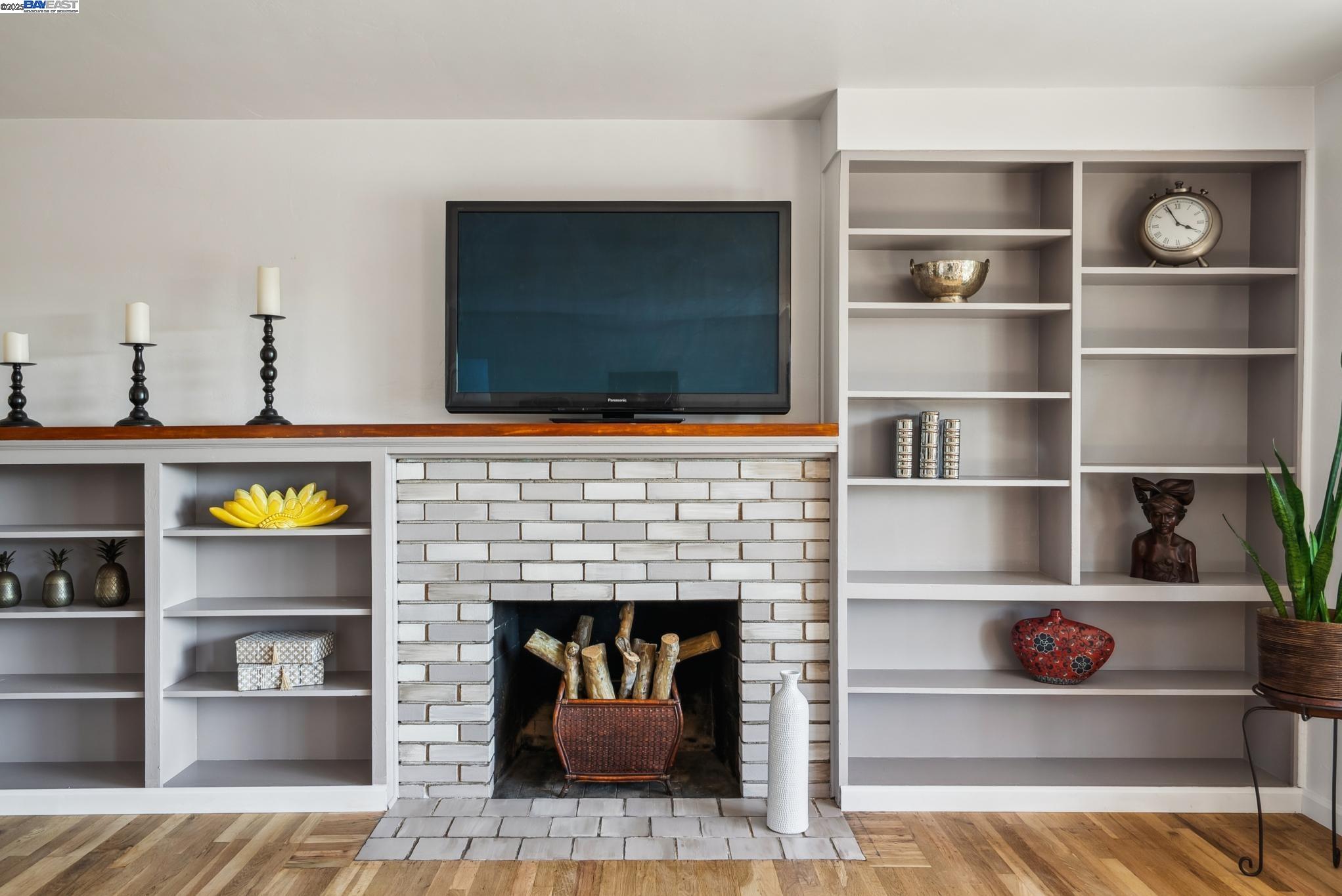 Detail Gallery Image 12 of 59 For 2080 Mendocino St, Seaside,  CA 93955 - 5 Beds | 2 Baths