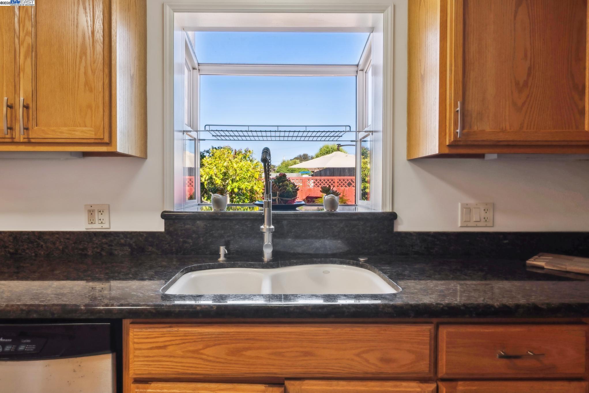 Detail Gallery Image 23 of 59 For 2080 Mendocino St, Seaside,  CA 93955 - 5 Beds | 2 Baths