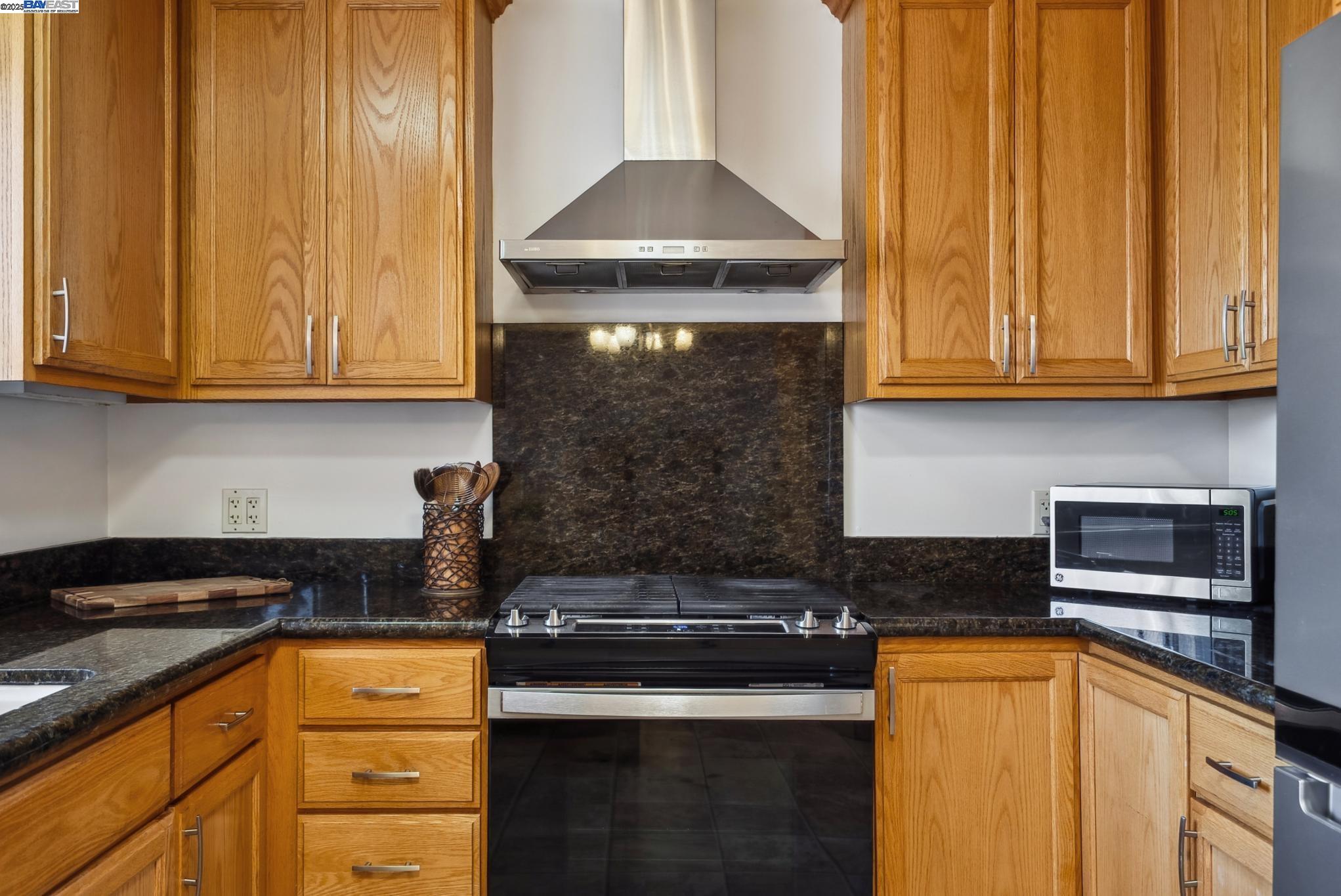 Detail Gallery Image 24 of 59 For 2080 Mendocino St, Seaside,  CA 93955 - 5 Beds | 2 Baths