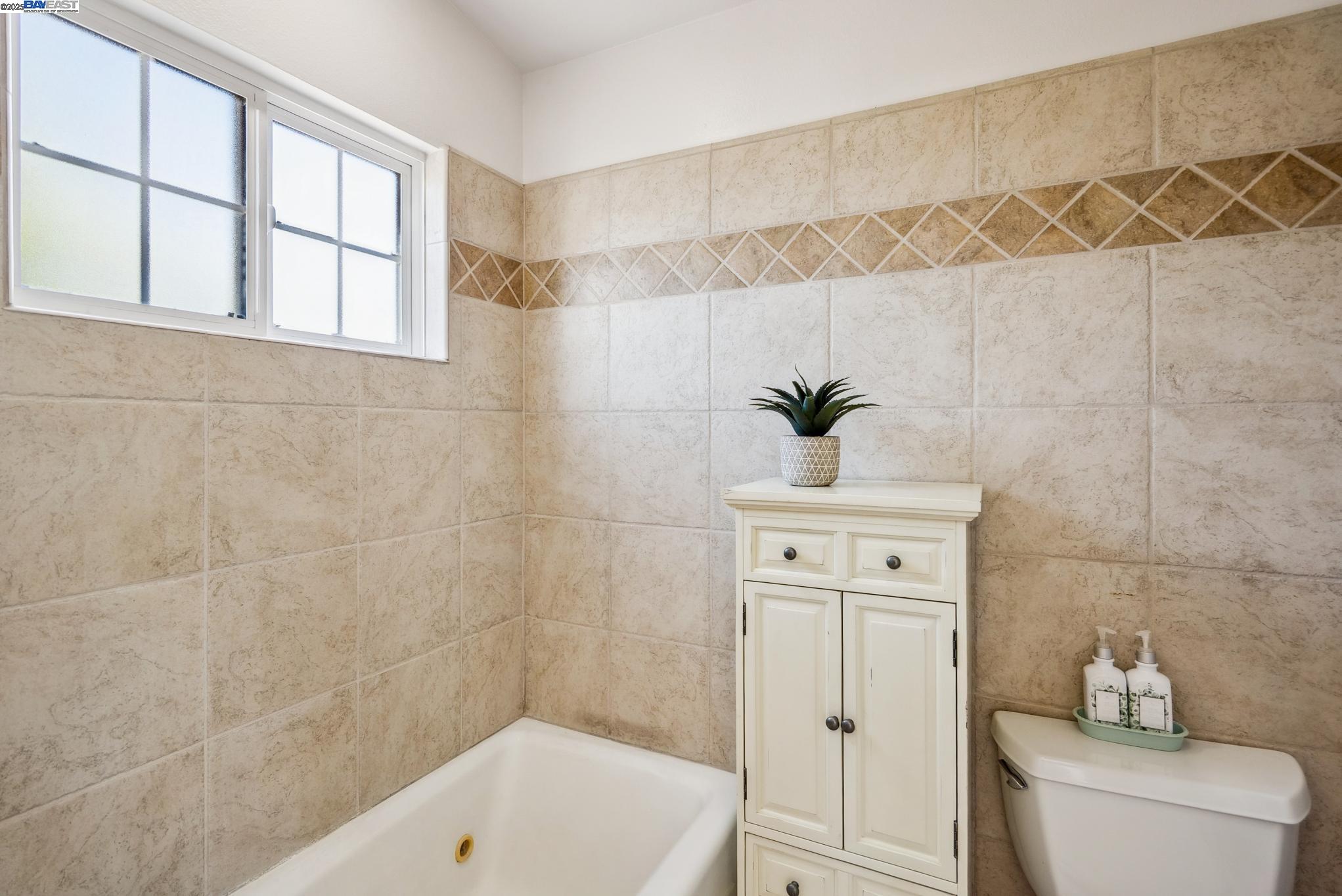 Detail Gallery Image 41 of 59 For 2080 Mendocino St, Seaside,  CA 93955 - 5 Beds | 2 Baths