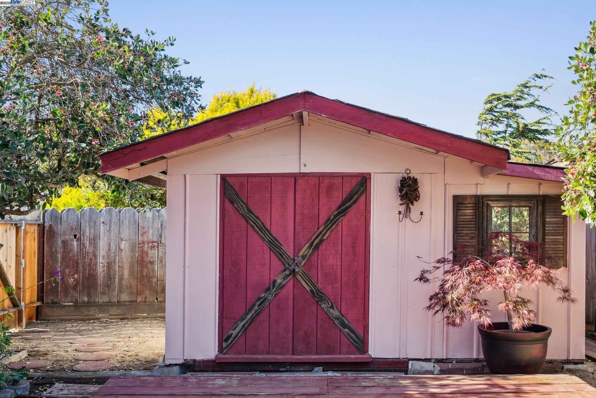Detail Gallery Image 45 of 59 For 2080 Mendocino St, Seaside,  CA 93955 - 5 Beds | 2 Baths