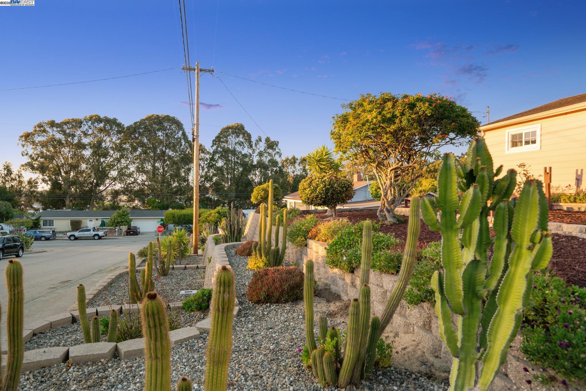 Detail Gallery Image 58 of 59 For 2080 Mendocino St, Seaside,  CA 93955 - 5 Beds | 2 Baths