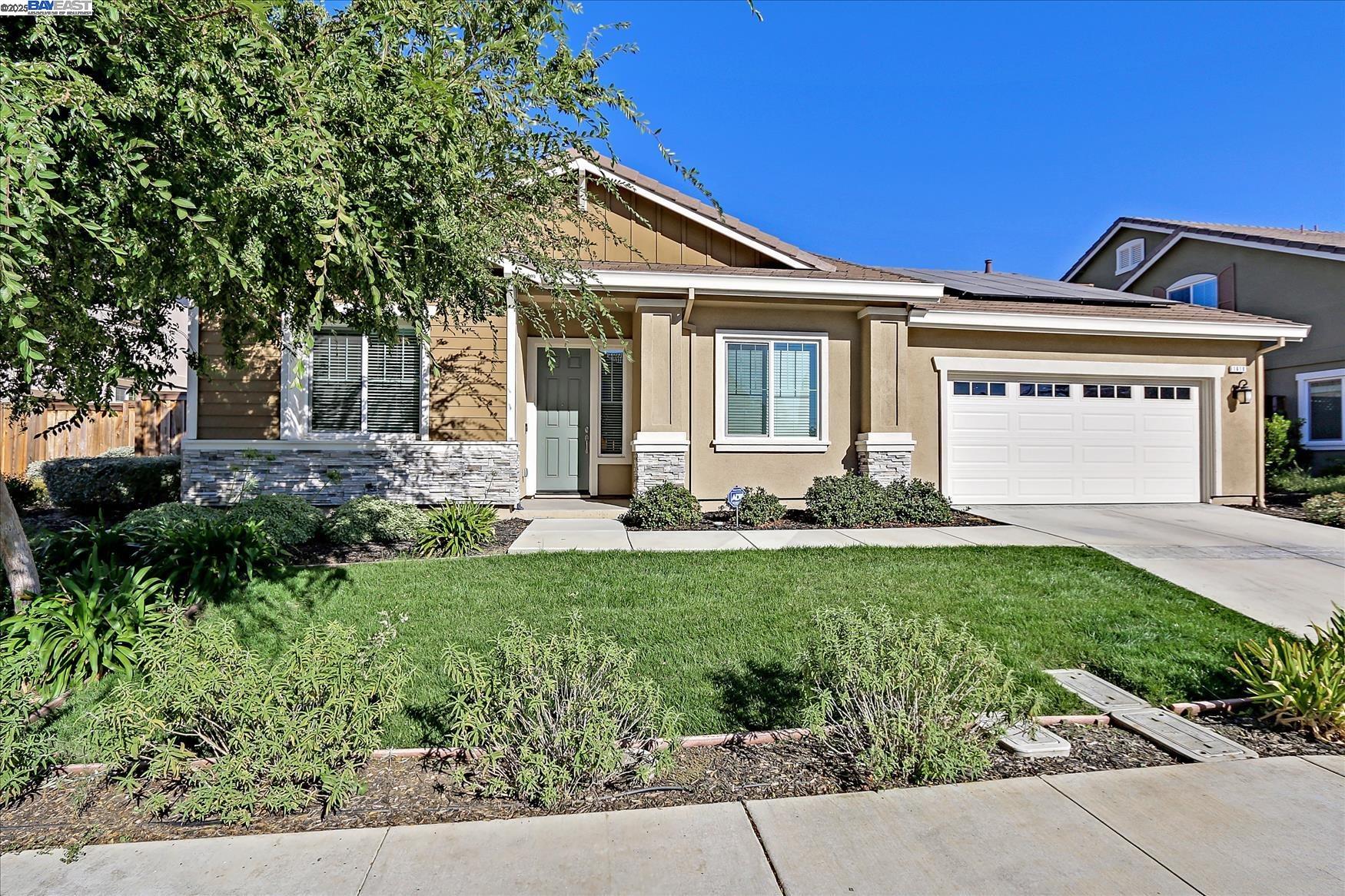 Detail Gallery Image 1 of 33 For 1610 Chestnut Grove Way, Concord,  CA 94519 - 3 Beds | 3 Baths