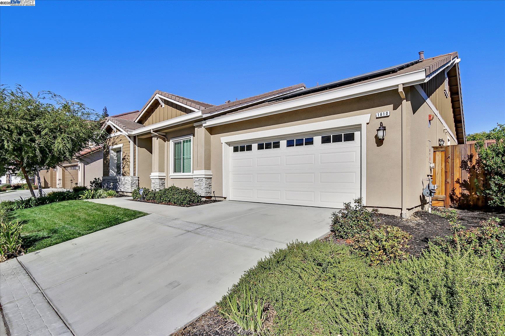 Detail Gallery Image 2 of 33 For 1610 Chestnut Grove Way, Concord,  CA 94519 - 3 Beds | 3 Baths