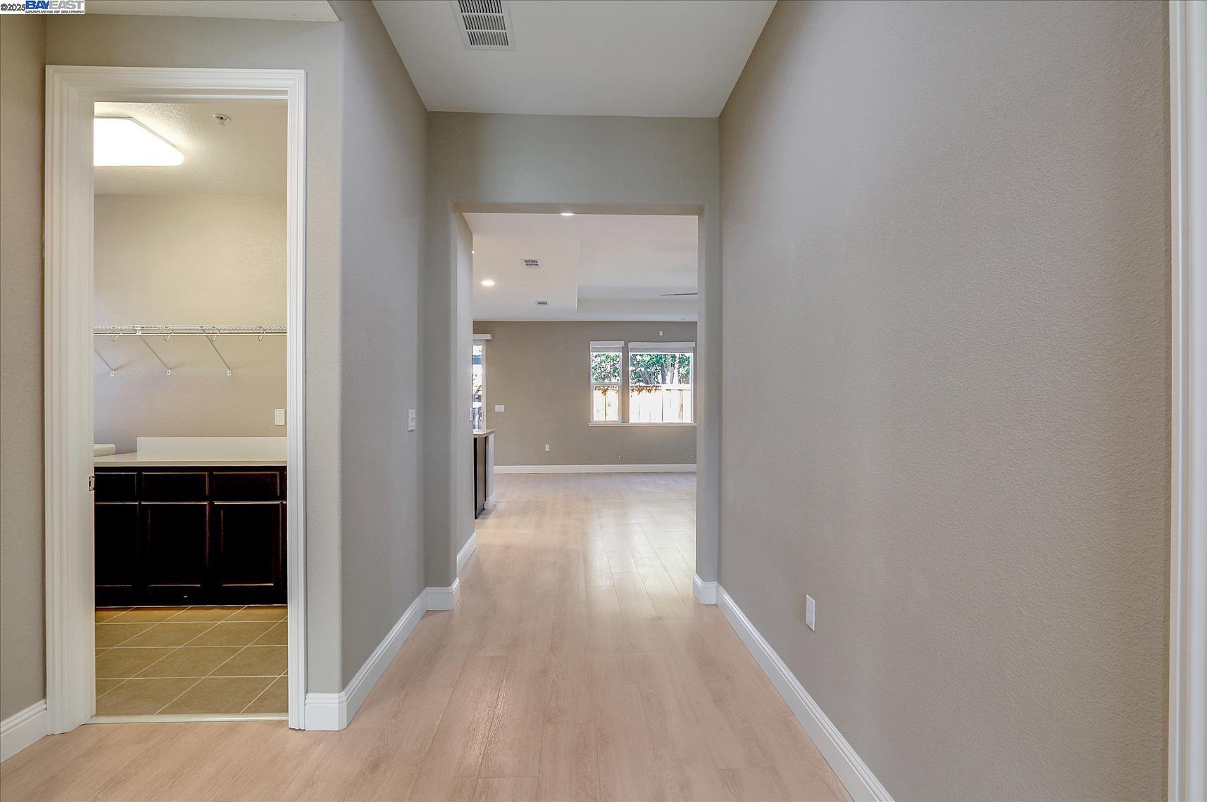 Detail Gallery Image 14 of 33 For 1610 Chestnut Grove Way, Concord,  CA 94519 - 3 Beds | 3 Baths