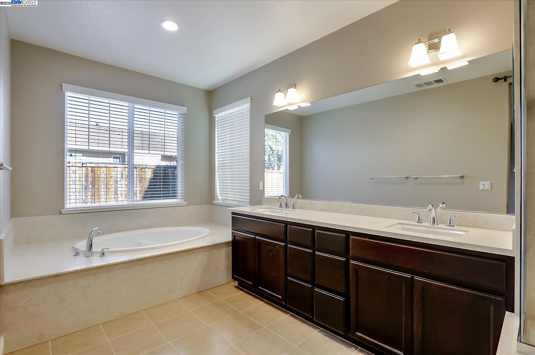 Detail Gallery Image 24 of 33 For 1610 Chestnut Grove Way, Concord,  CA 94519 - 3 Beds | 3 Baths