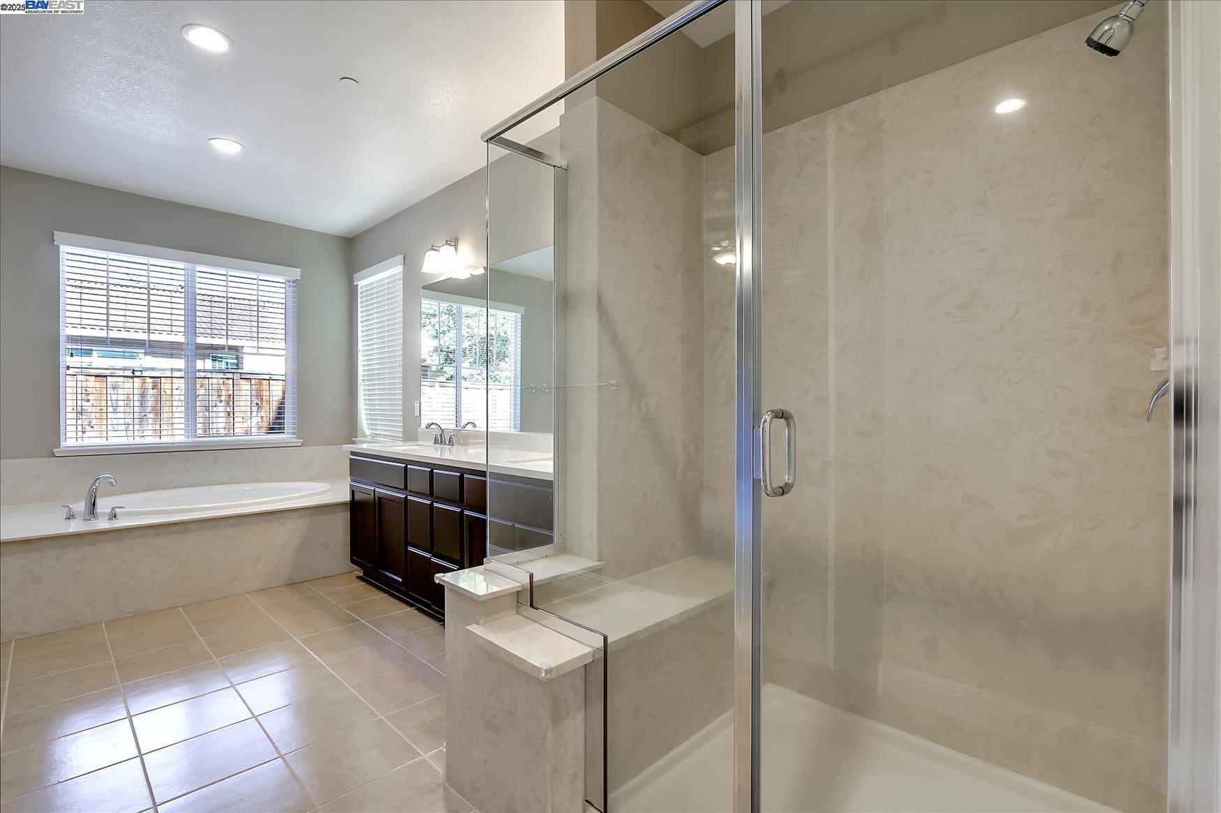 Detail Gallery Image 25 of 33 For 1610 Chestnut Grove Way, Concord,  CA 94519 - 3 Beds | 3 Baths