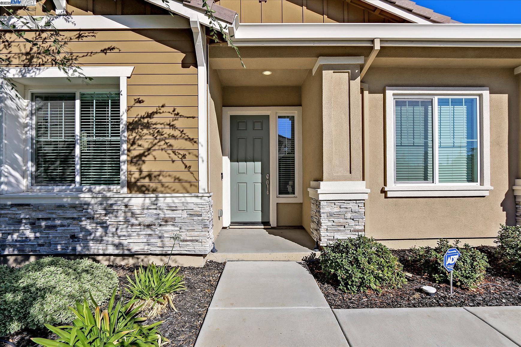 Detail Gallery Image 4 of 33 For 1610 Chestnut Grove Way, Concord,  CA 94519 - 3 Beds | 3 Baths