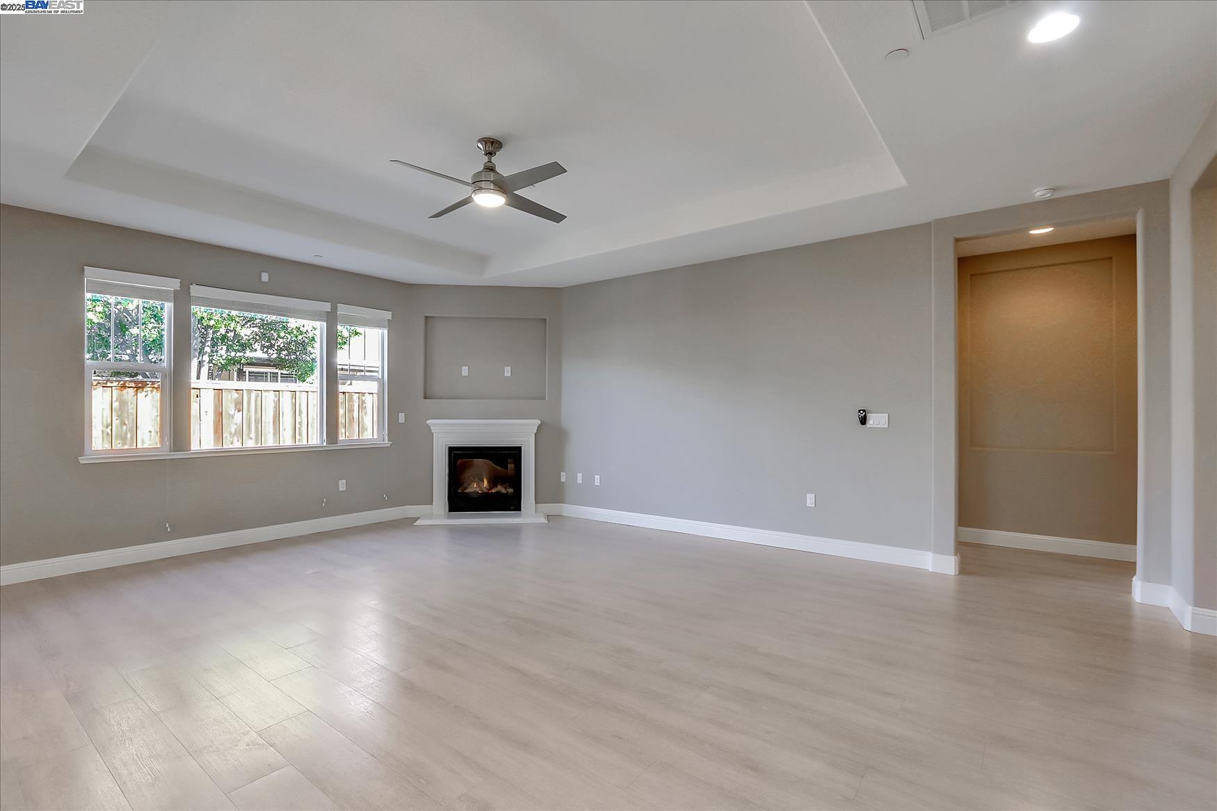 Detail Gallery Image 5 of 33 For 1610 Chestnut Grove Way, Concord,  CA 94519 - 3 Beds | 3 Baths