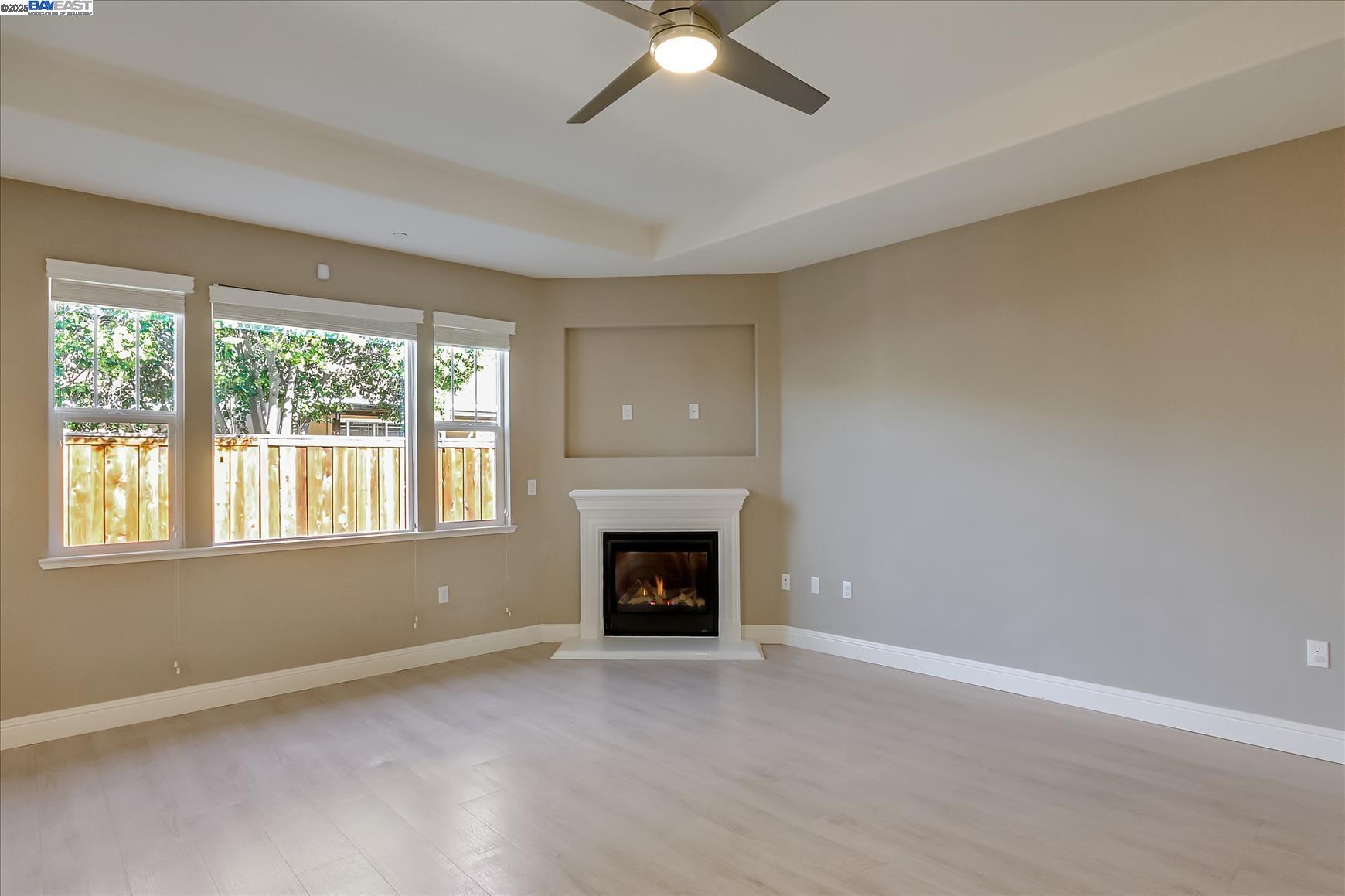 Detail Gallery Image 6 of 33 For 1610 Chestnut Grove Way, Concord,  CA 94519 - 3 Beds | 3 Baths