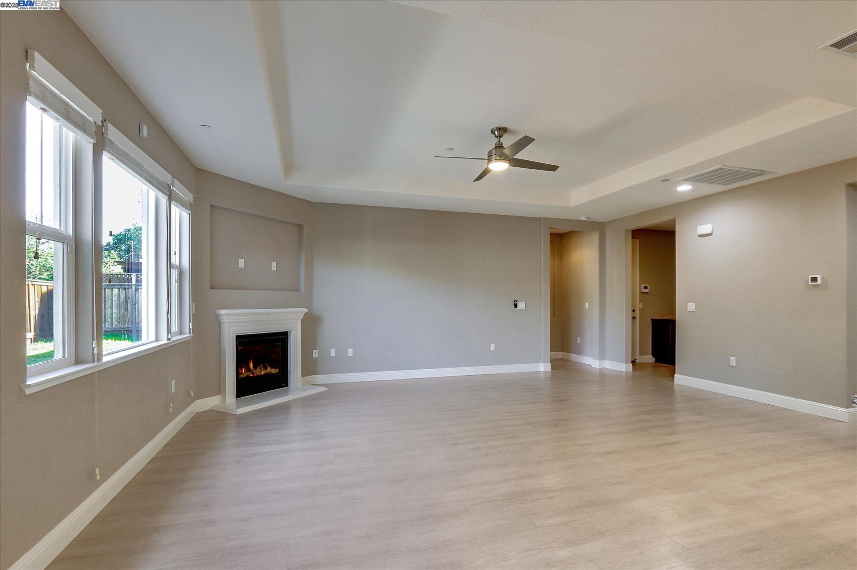 Detail Gallery Image 7 of 33 For 1610 Chestnut Grove Way, Concord,  CA 94519 - 3 Beds | 3 Baths