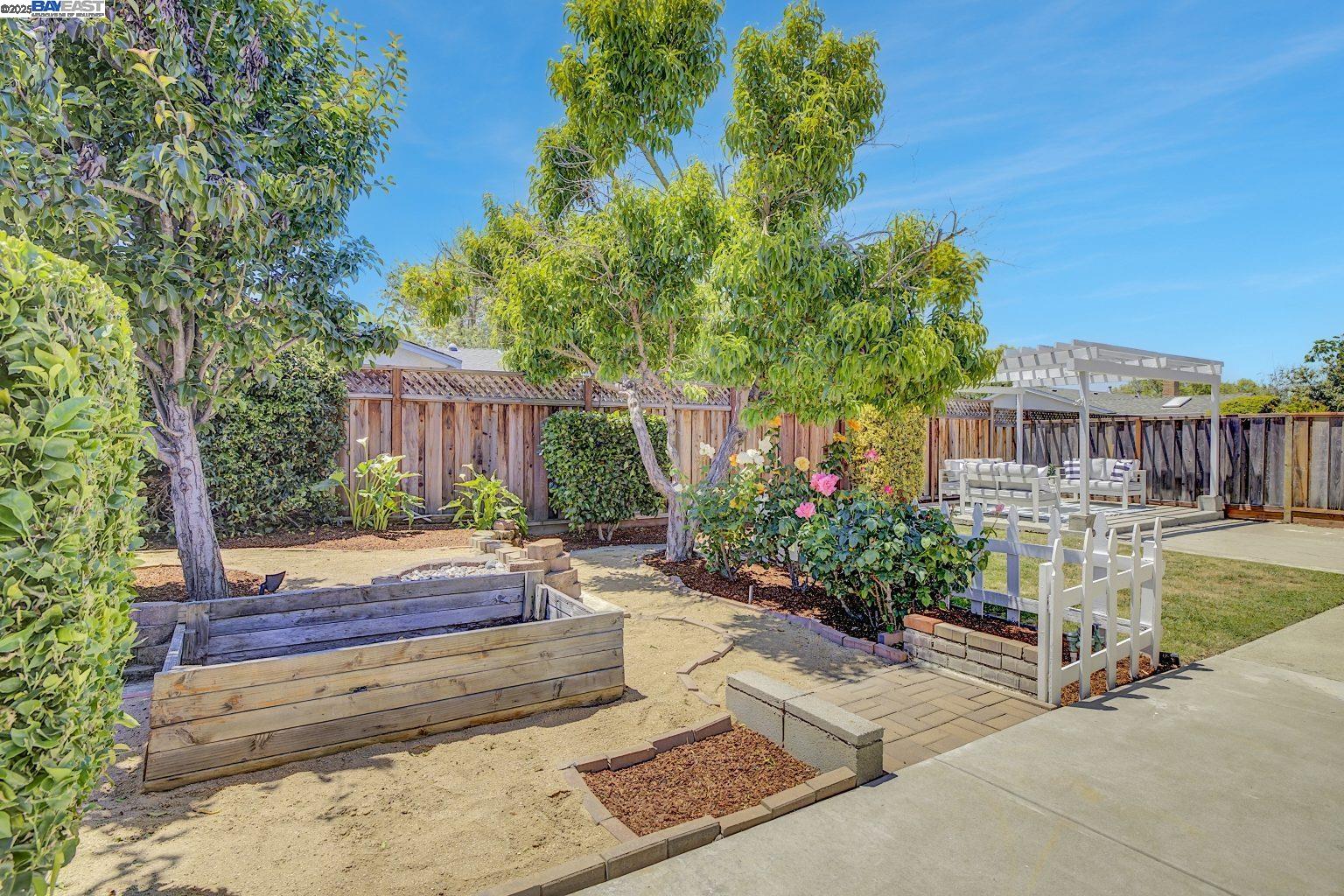 Detail Gallery Image 19 of 25 For 34447 Helston Pl, Fremont,  CA 94555 - 3 Beds | 2 Baths