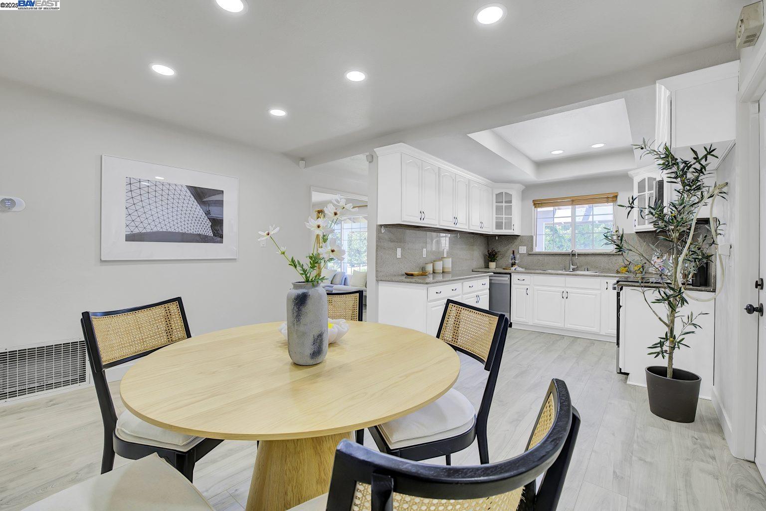 Detail Gallery Image 4 of 25 For 34447 Helston Pl, Fremont,  CA 94555 - 3 Beds | 2 Baths