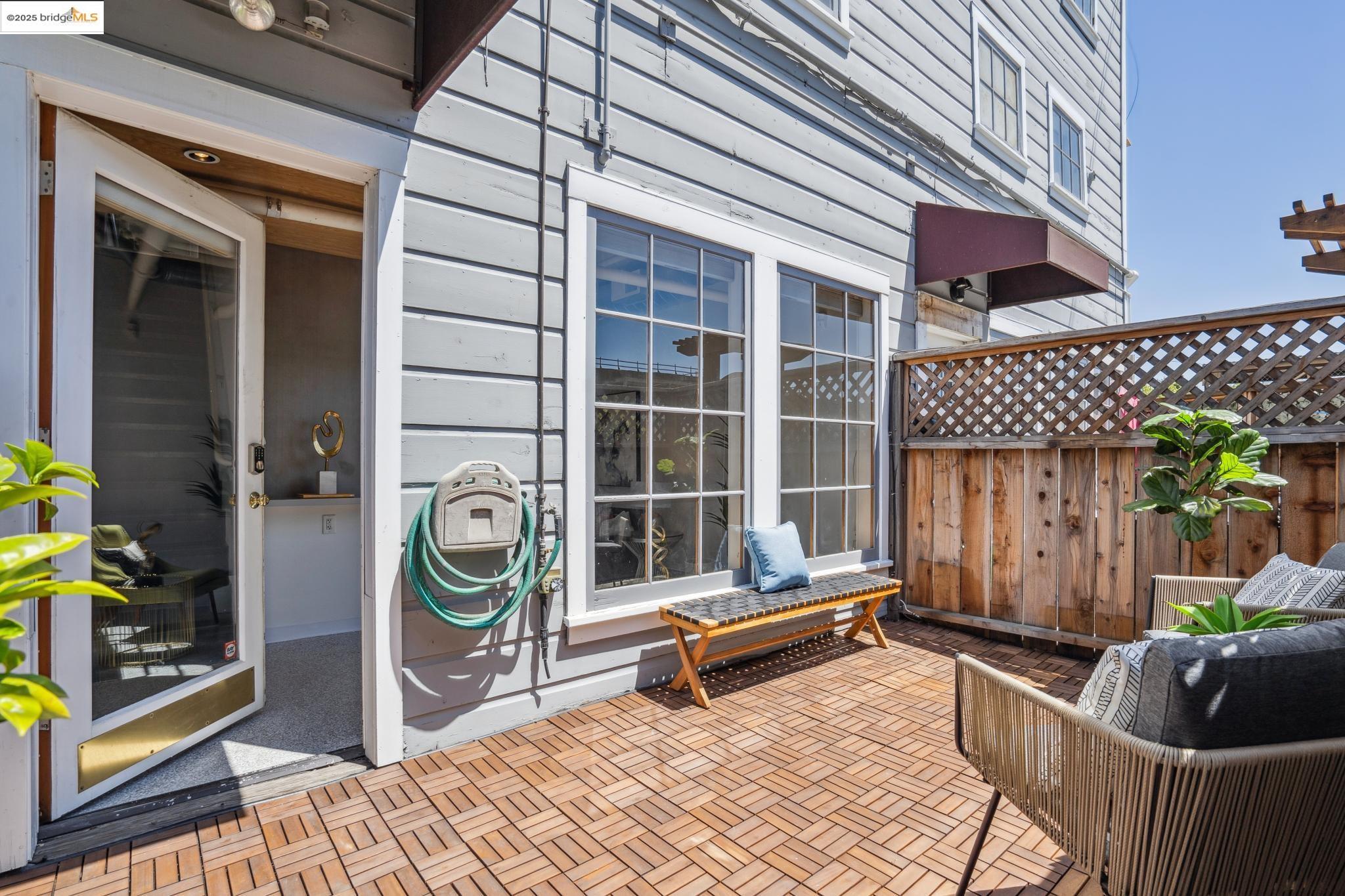 Detail Gallery Image 3 of 44 For 1326 4th St, Berkeley,  CA 94710 - 2 Beds | 2 Baths