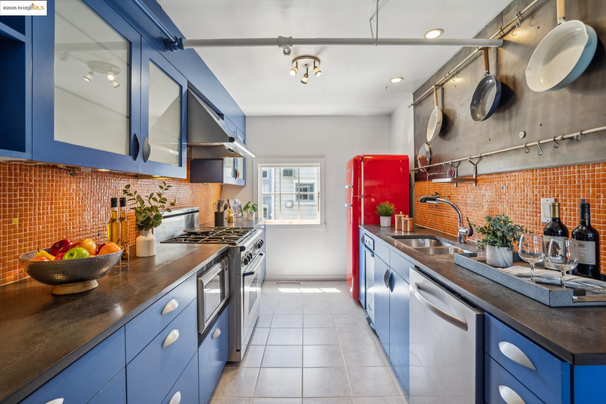 Detail Gallery Image 23 of 44 For 1326 4th St, Berkeley,  CA 94710 - 2 Beds | 2 Baths