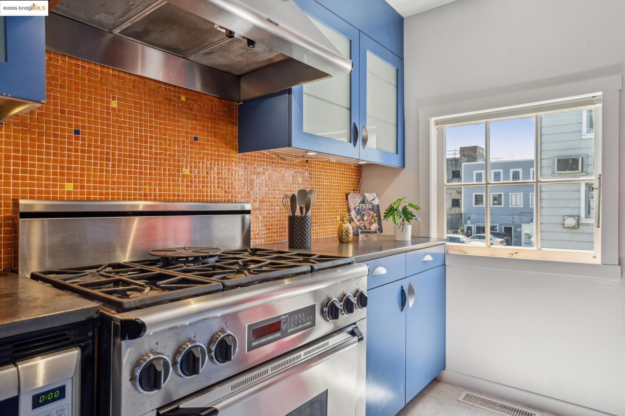 Detail Gallery Image 25 of 44 For 1326 4th St, Berkeley,  CA 94710 - 2 Beds | 2 Baths