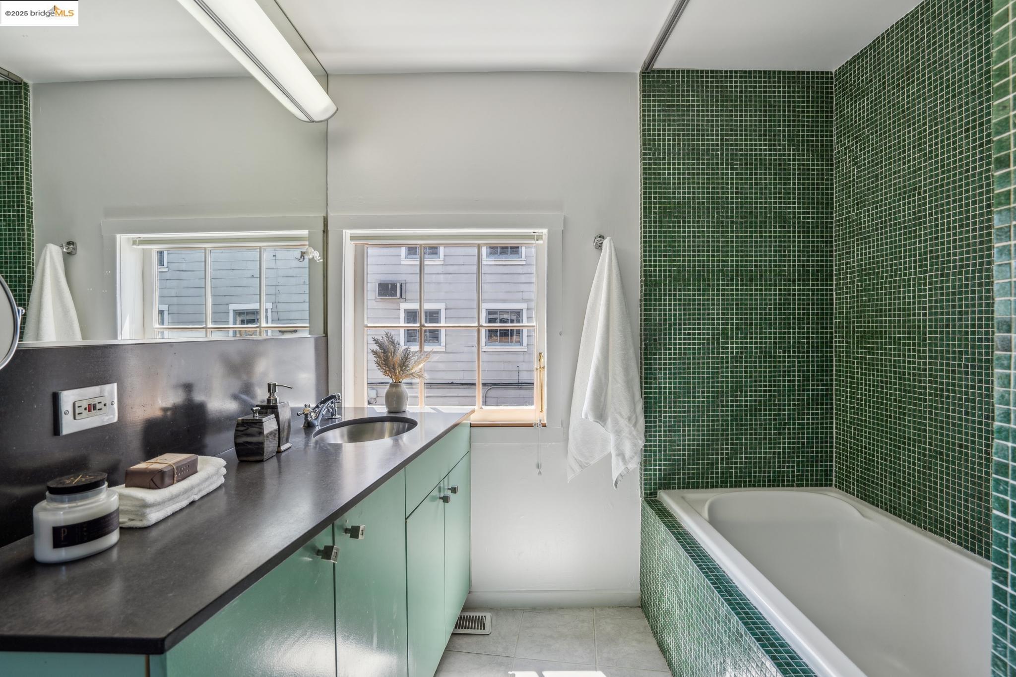Detail Gallery Image 30 of 44 For 1326 4th St, Berkeley,  CA 94710 - 2 Beds | 2 Baths