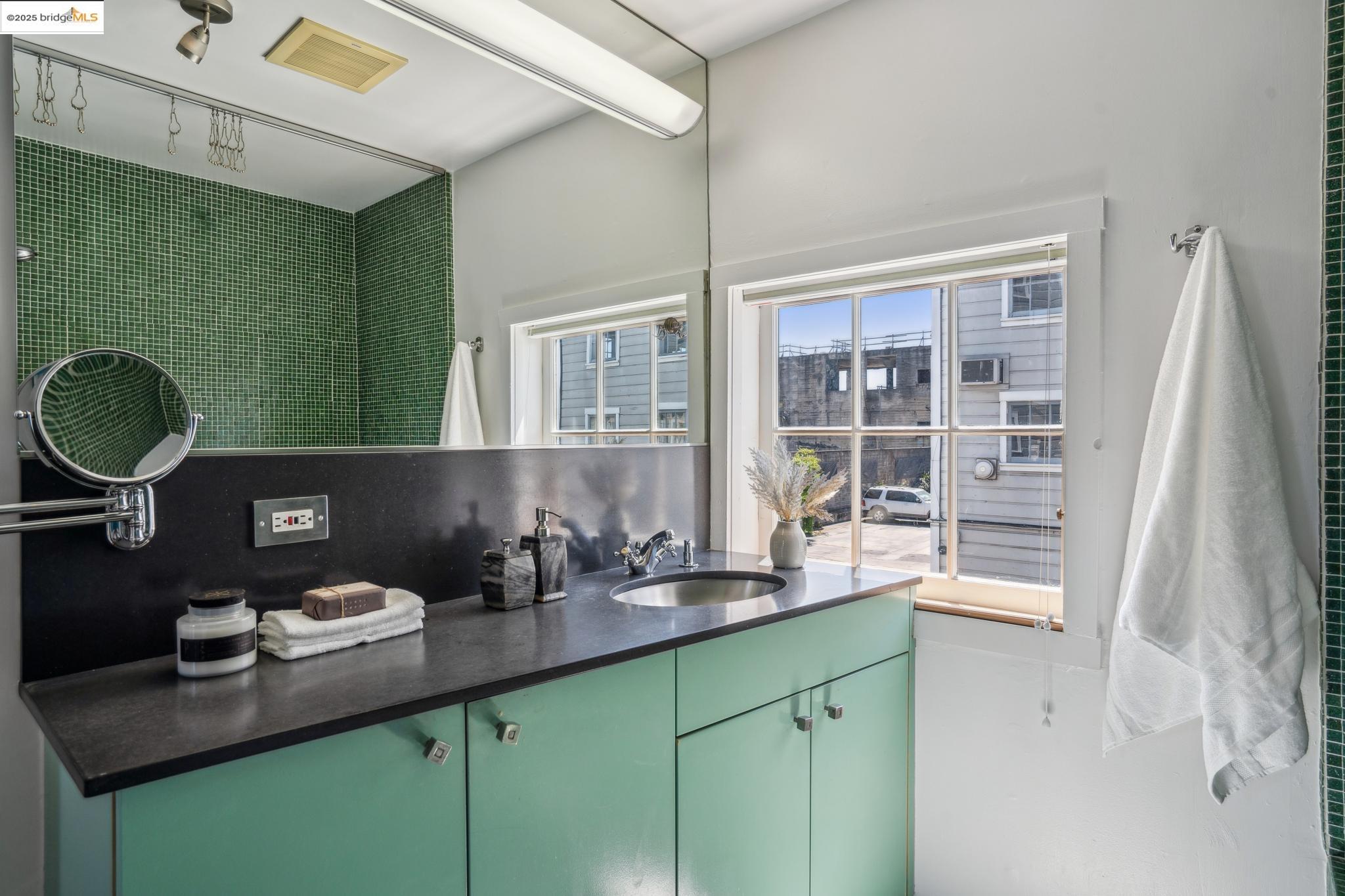 Detail Gallery Image 31 of 44 For 1326 4th St, Berkeley,  CA 94710 - 2 Beds | 2 Baths