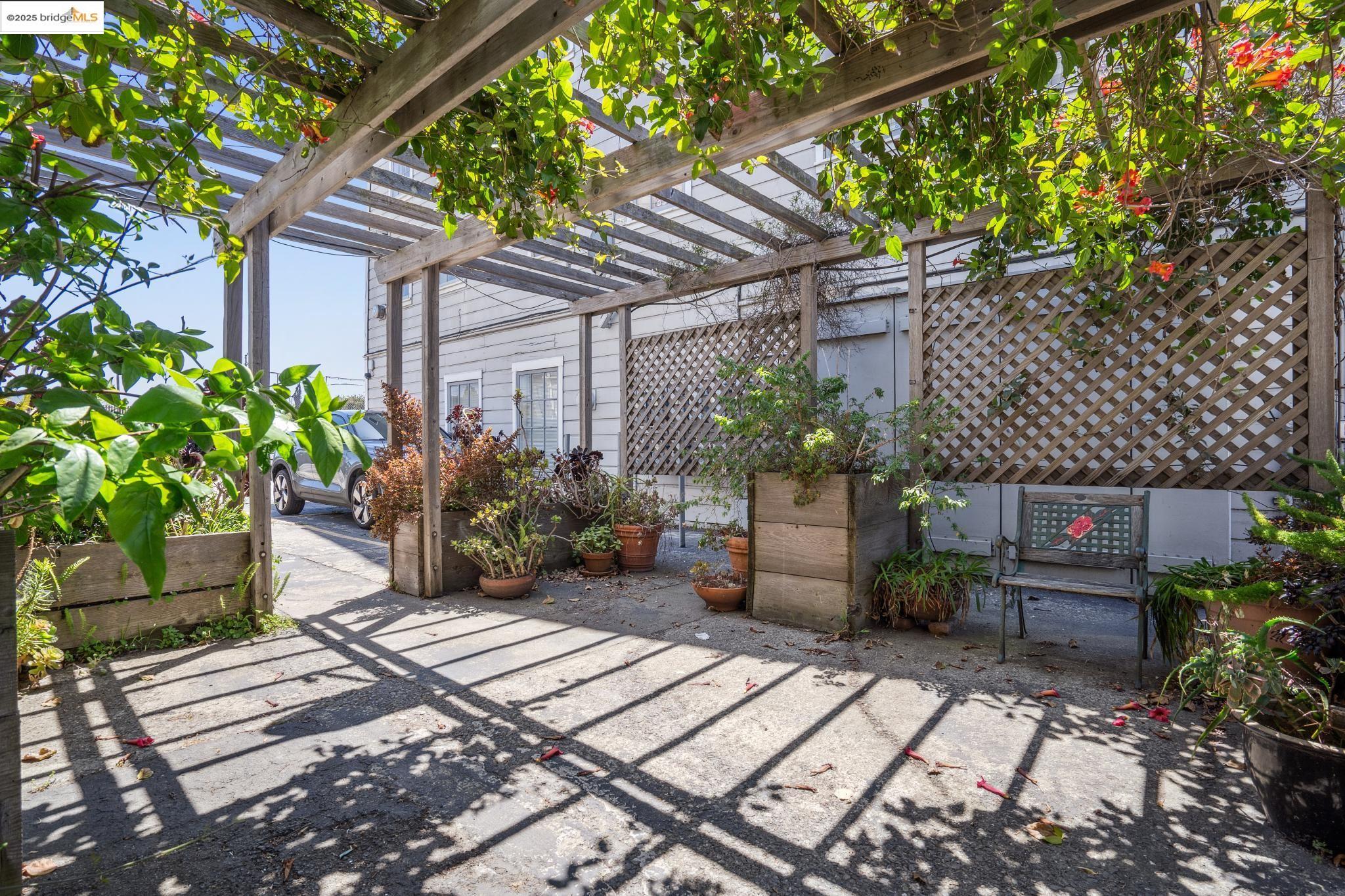Detail Gallery Image 38 of 44 For 1326 4th St, Berkeley,  CA 94710 - 2 Beds | 2 Baths