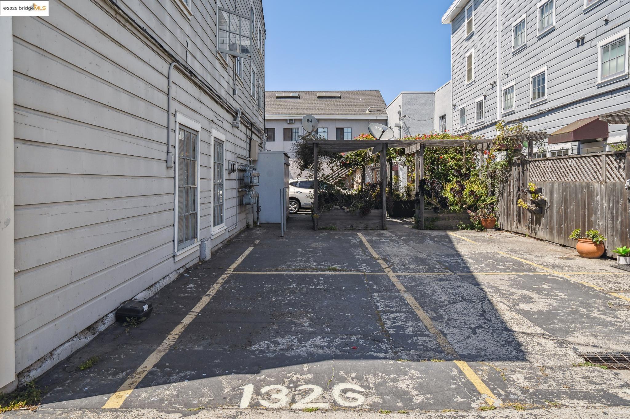 Detail Gallery Image 39 of 44 For 1326 4th St, Berkeley,  CA 94710 - 2 Beds | 2 Baths