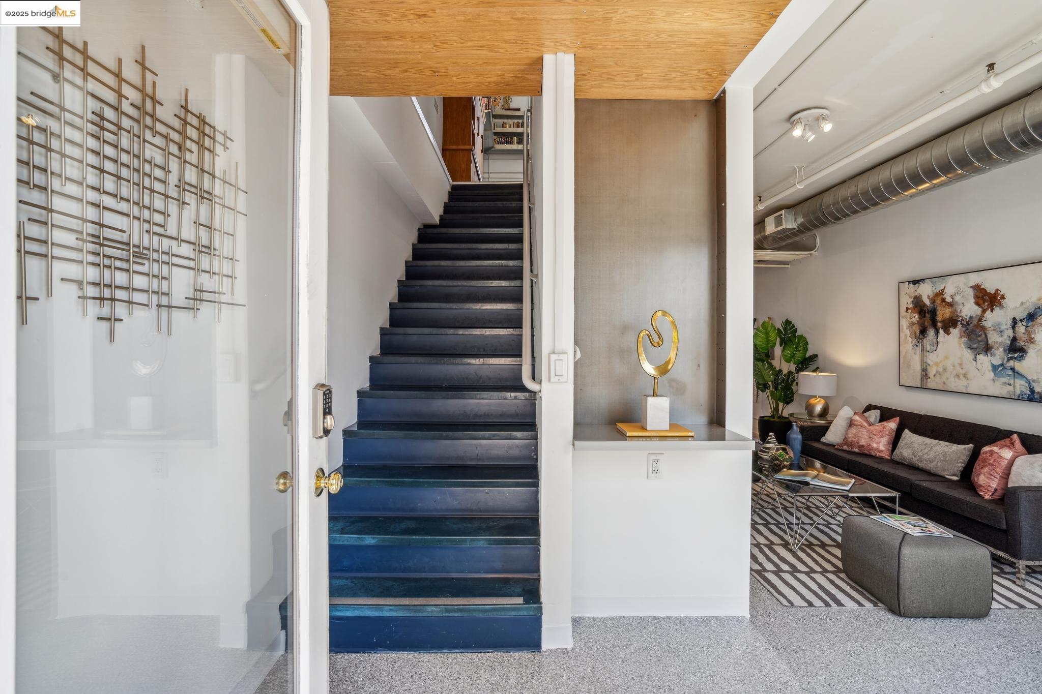 Detail Gallery Image 5 of 44 For 1326 4th St, Berkeley,  CA 94710 - 2 Beds | 2 Baths