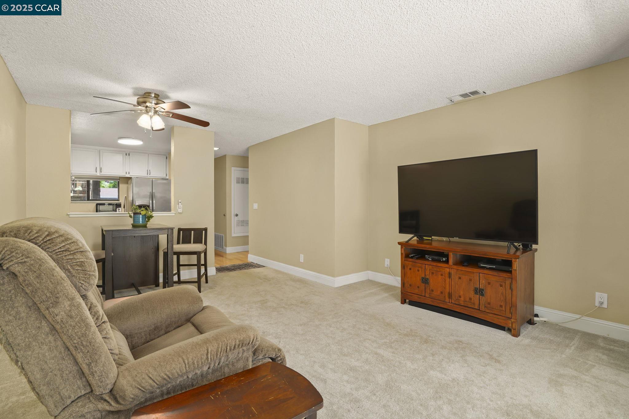 Photo #5: 41098340 Listing: Photo #5