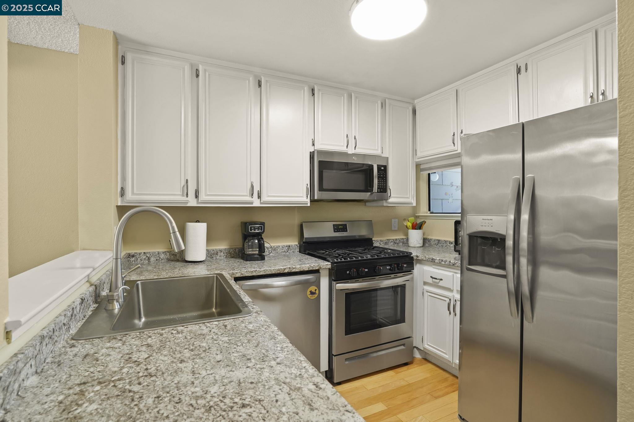 Photo #6: 41098340 Listing: Photo #6