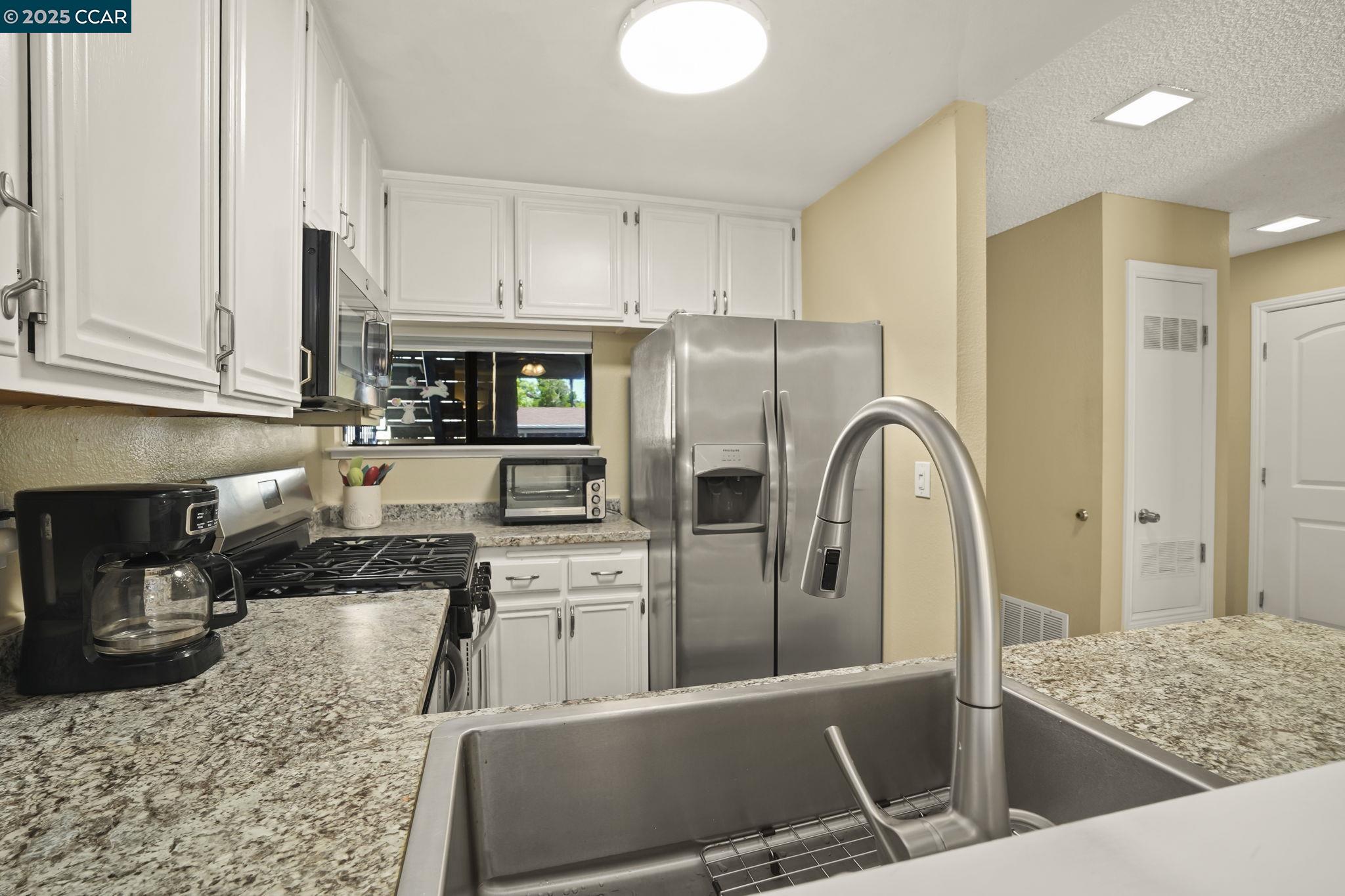Photo #7: 41098340 Listing: Photo #7
