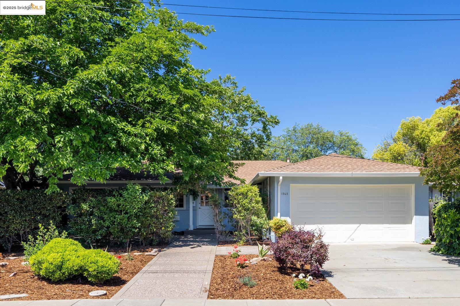 Detail Gallery Image 1 of 28 For 1545 Wagoner Dr, Livermore,  CA 94550 - 3 Beds | 2 Baths
