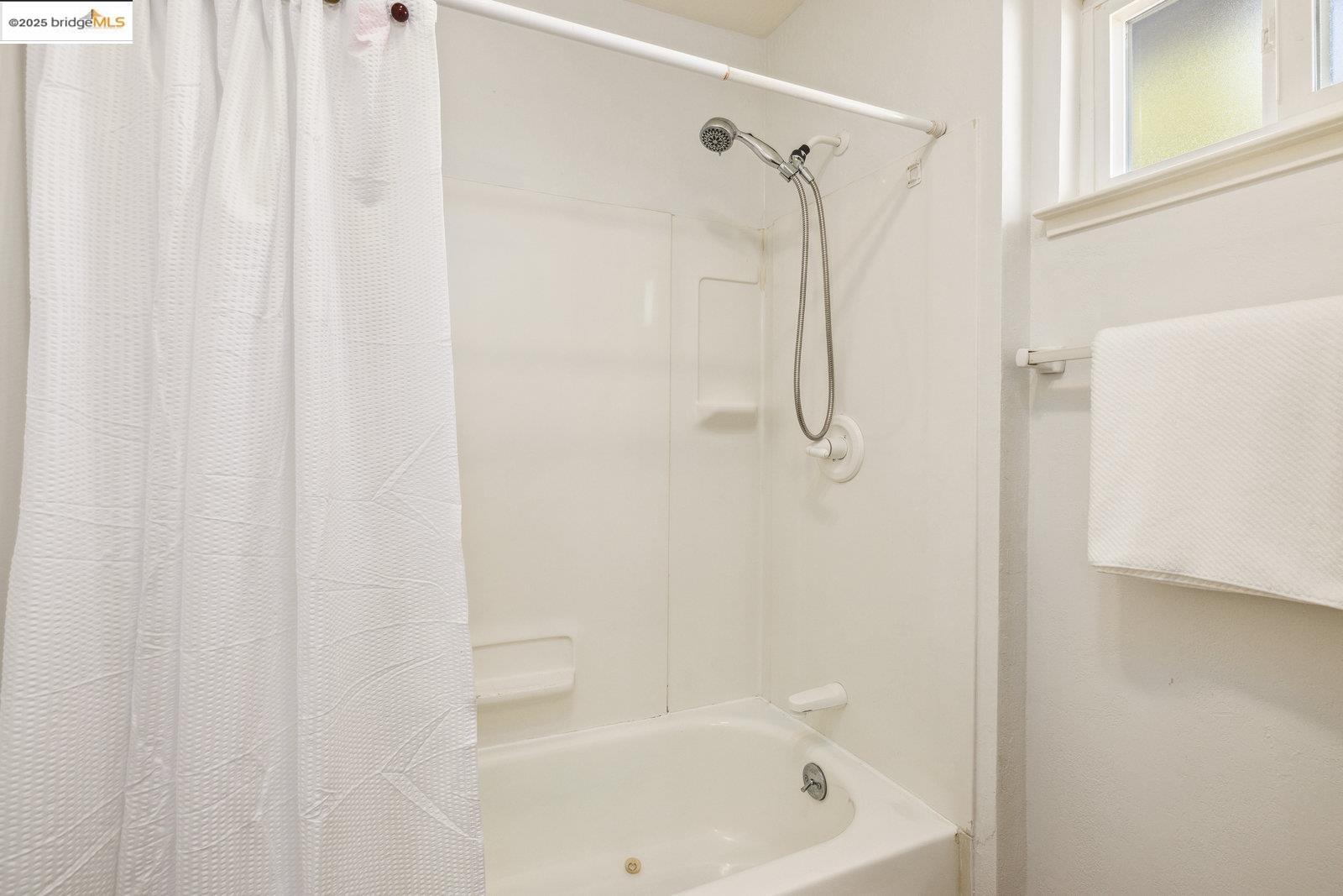 Detail Gallery Image 22 of 28 For 1545 Wagoner Dr, Livermore,  CA 94550 - 3 Beds | 2 Baths