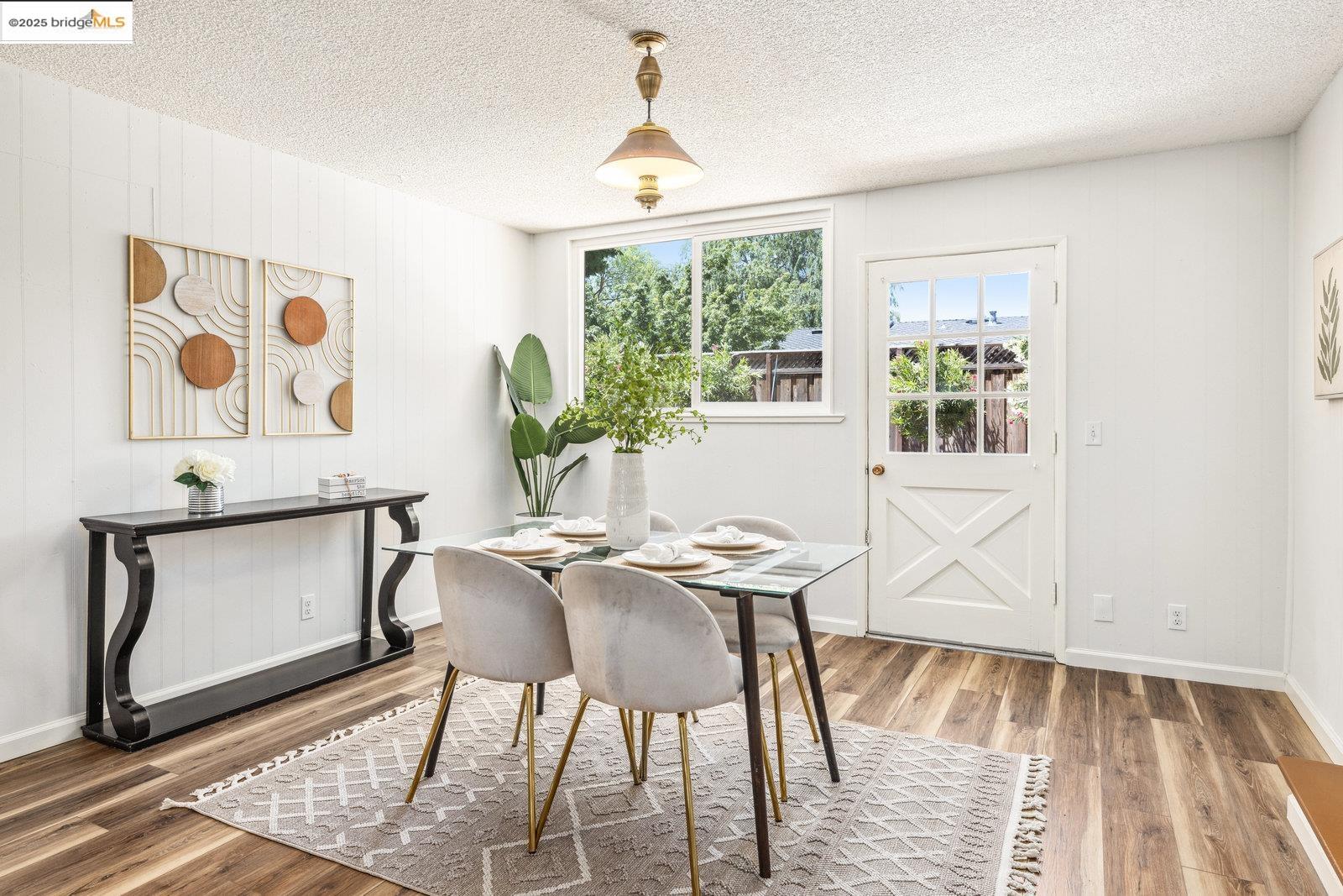 Detail Gallery Image 9 of 28 For 1545 Wagoner Dr, Livermore,  CA 94550 - 3 Beds | 2 Baths