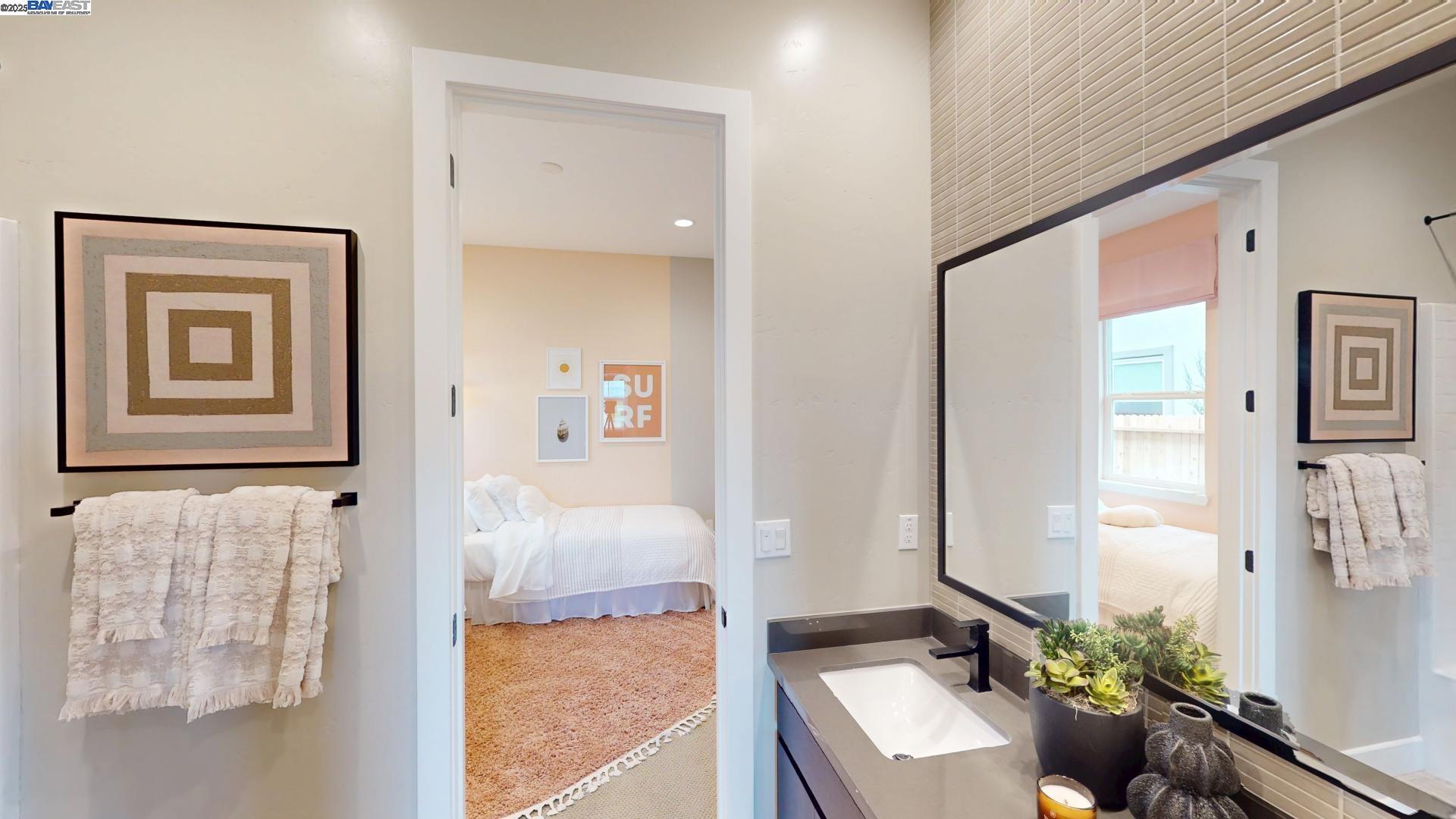 Detail Gallery Image 5 of 37 For 816 Rosette Court, Roseville,  CA 95747 - 3 Beds | 3 Baths