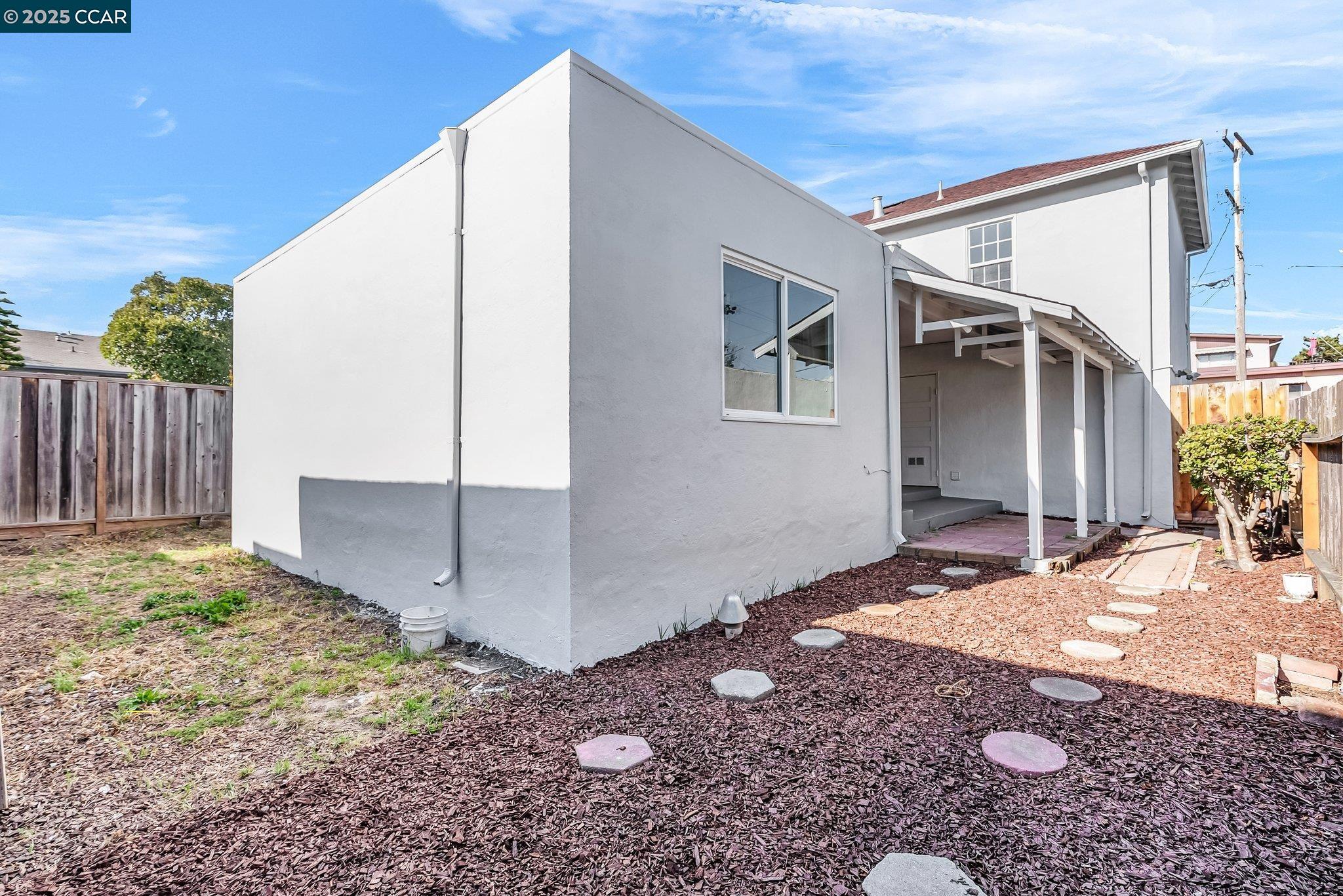Detail Gallery Image 40 of 53 For 932 Pierce St, Albany,  CA 94706 - 4 Beds | 2 Baths