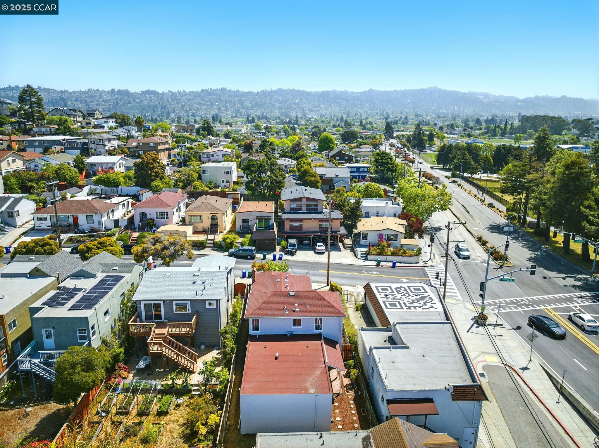 Detail Gallery Image 45 of 53 For 932 Pierce St, Albany,  CA 94706 - 4 Beds | 2 Baths