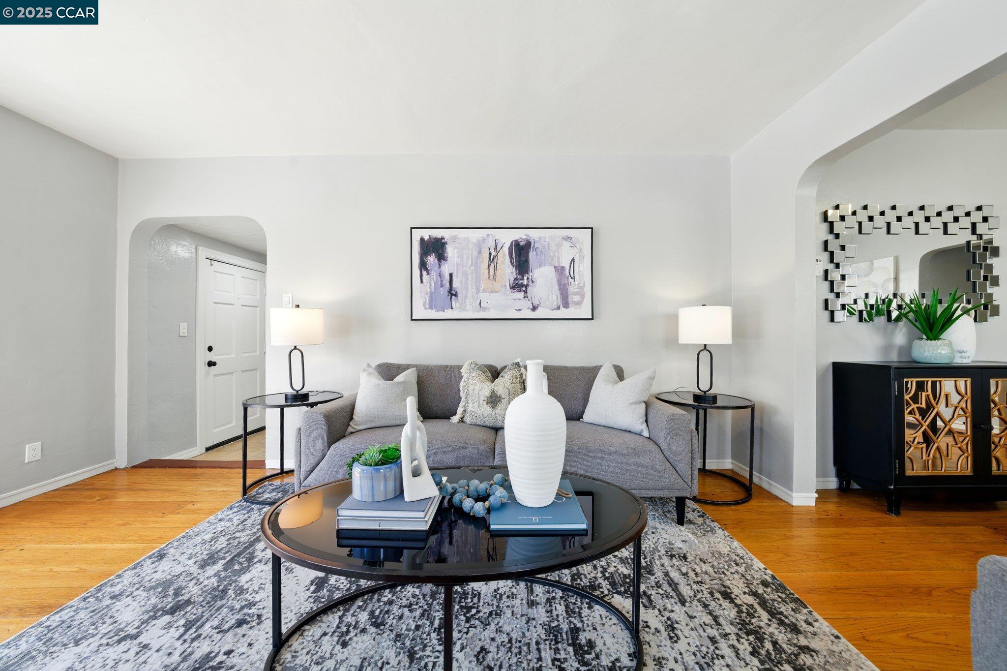 Detail Gallery Image 8 of 53 For 932 Pierce St, Albany,  CA 94706 - 4 Beds | 2 Baths